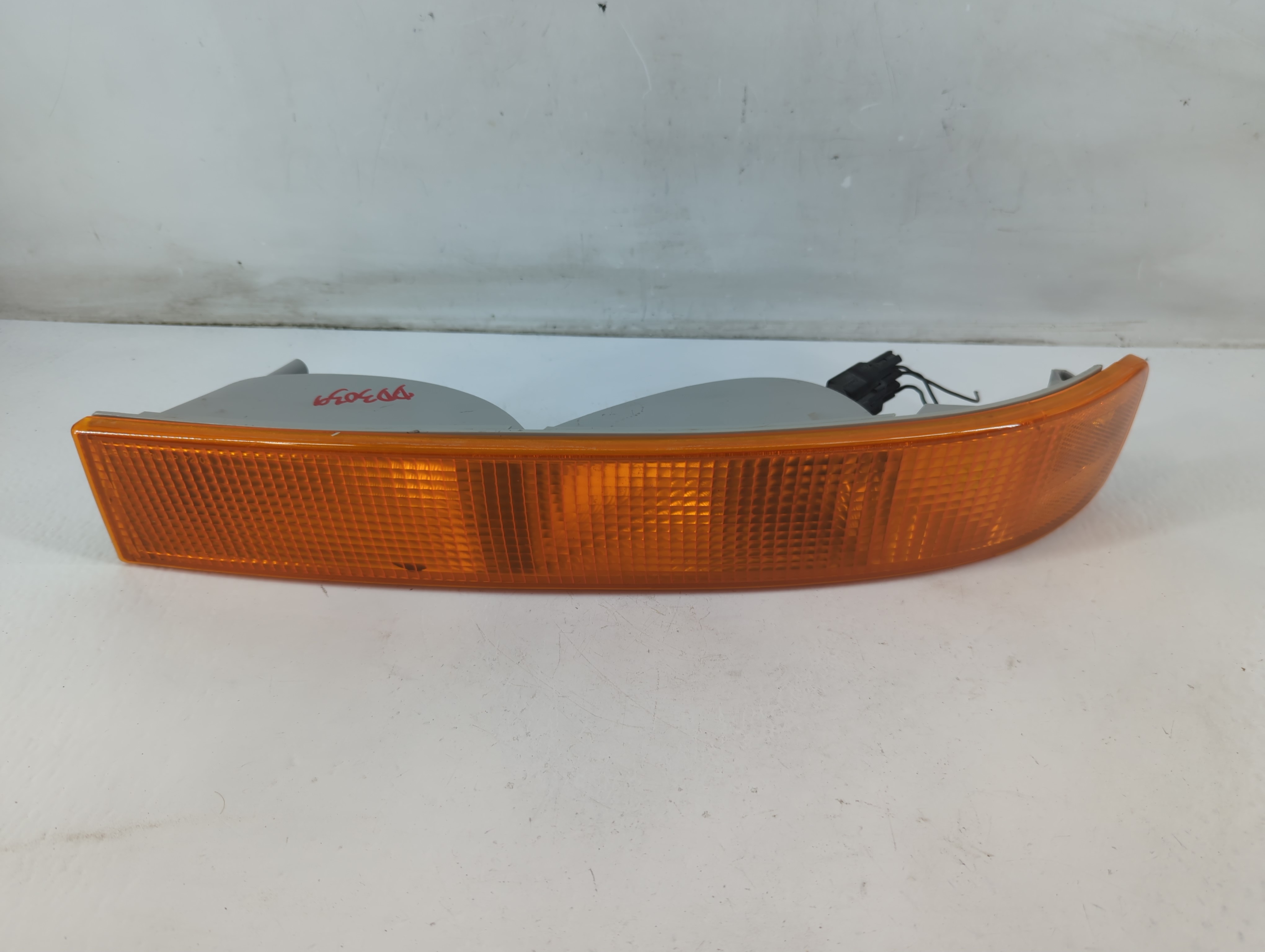 2004 Gmc Savana 2500 Passenger Side Turn Signal Lamp 1092533 - Oemusedautoparts1.com