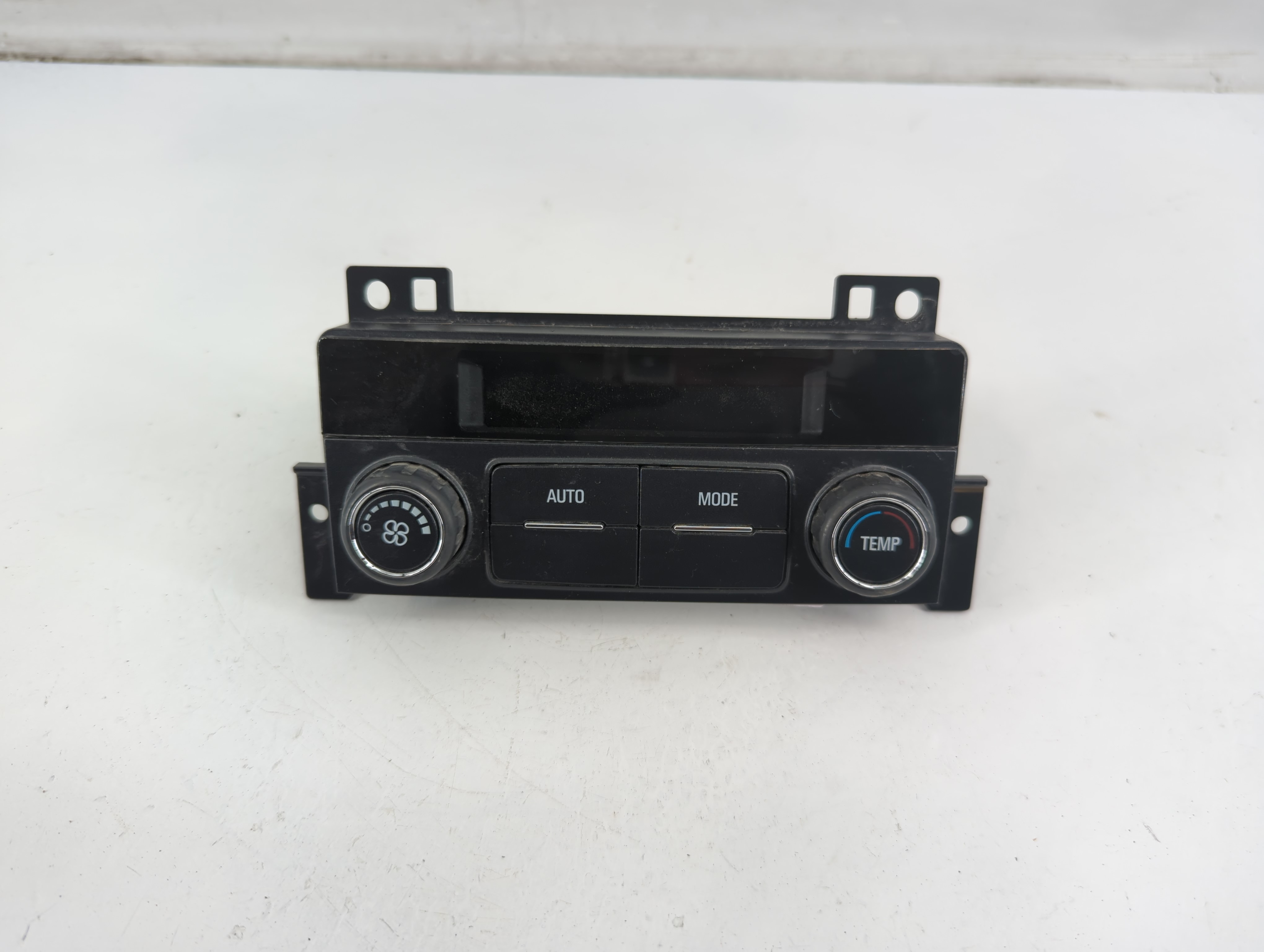 2018-2018 Chevrolet Traverse Ac Heater Climate Control 23507152 1092538 - Oemusedautoparts1.com