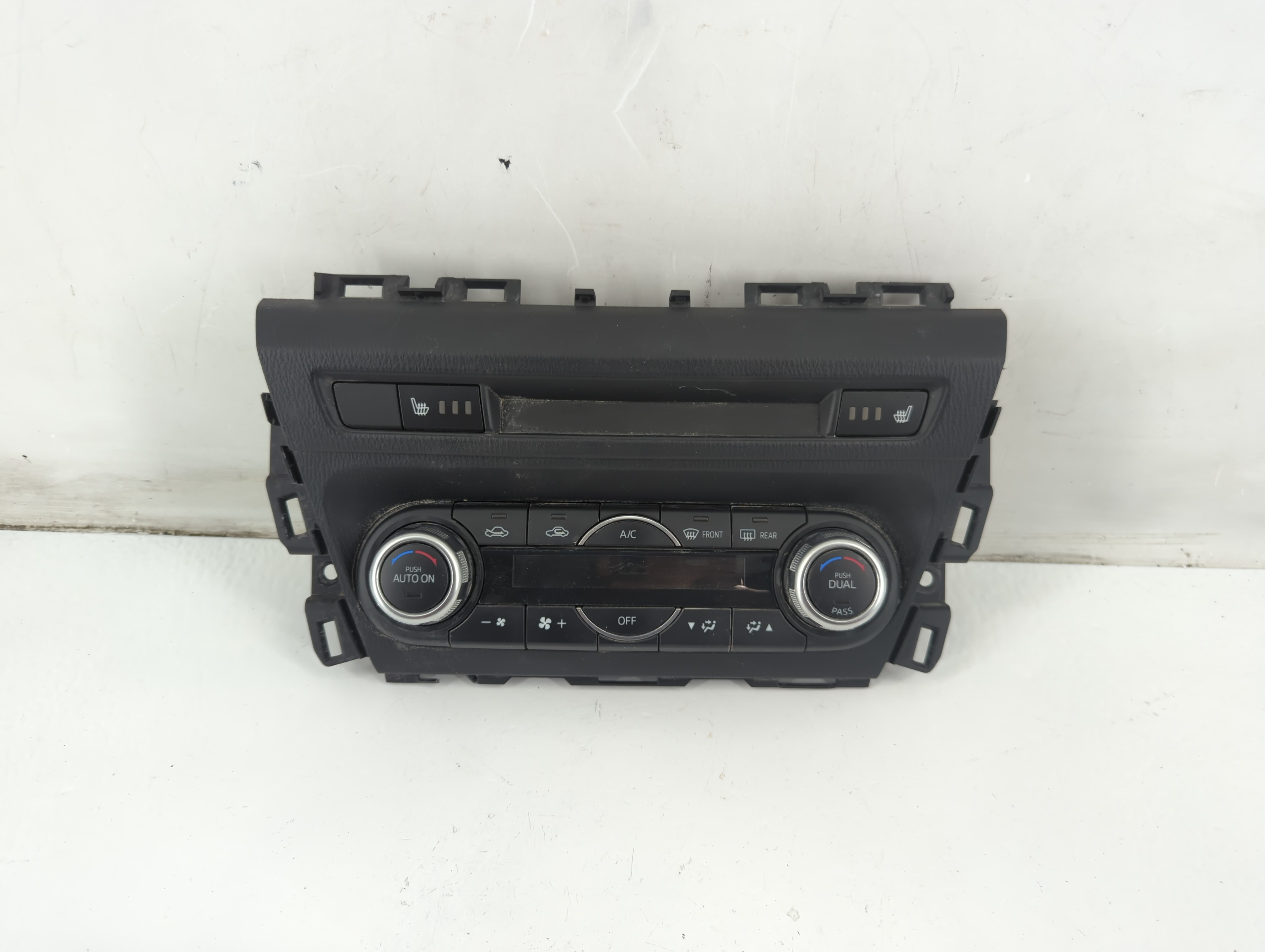 2017-2018 Mazda 3 Ac Heater Climate Control K4000 8i14c 1092540 - Oemusedautoparts1.com