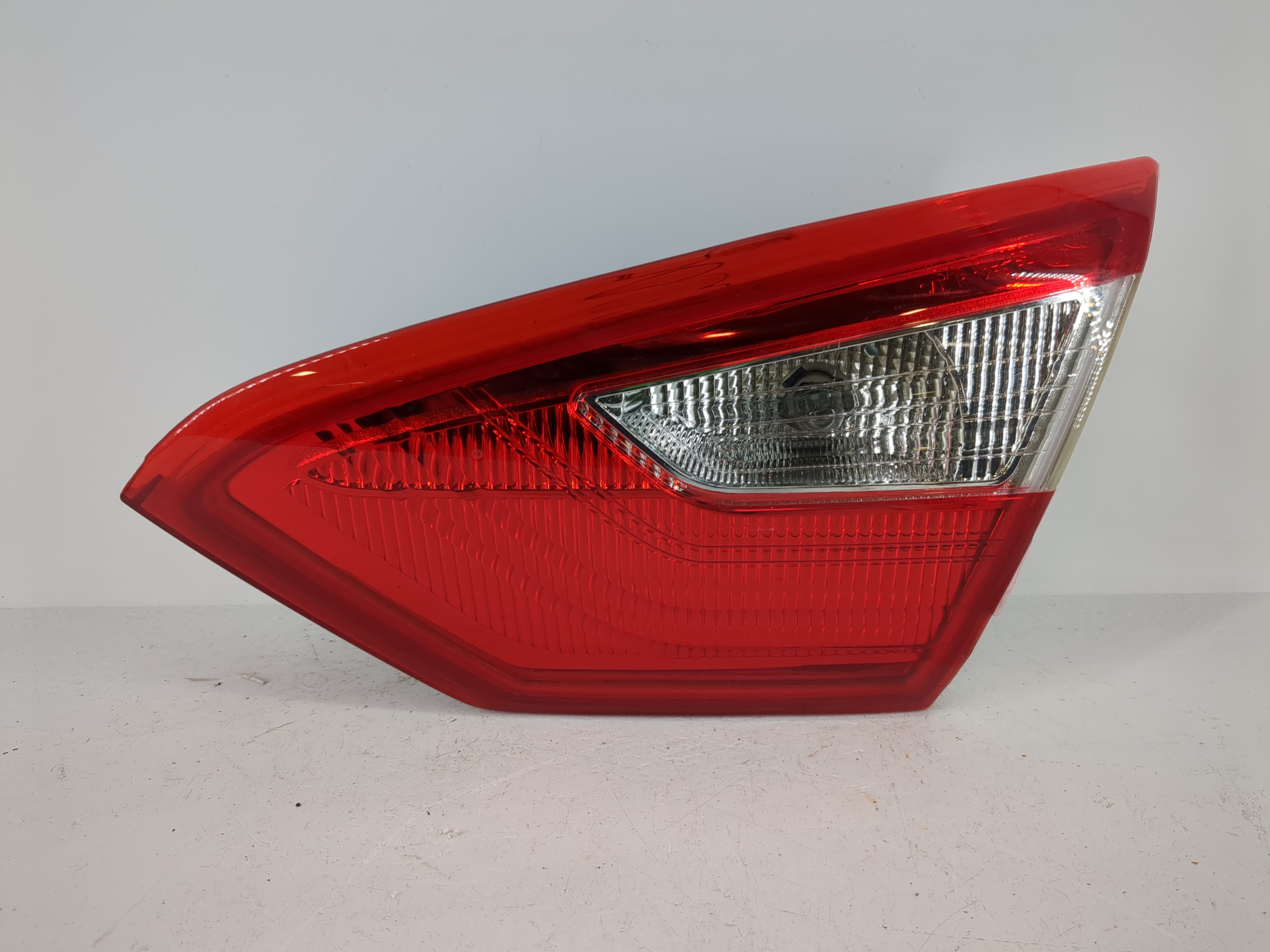 2013-2014 Ford Focus Passenger Right Side Tail Light Taillight Oem 1092552 - Oemusedautoparts1.com