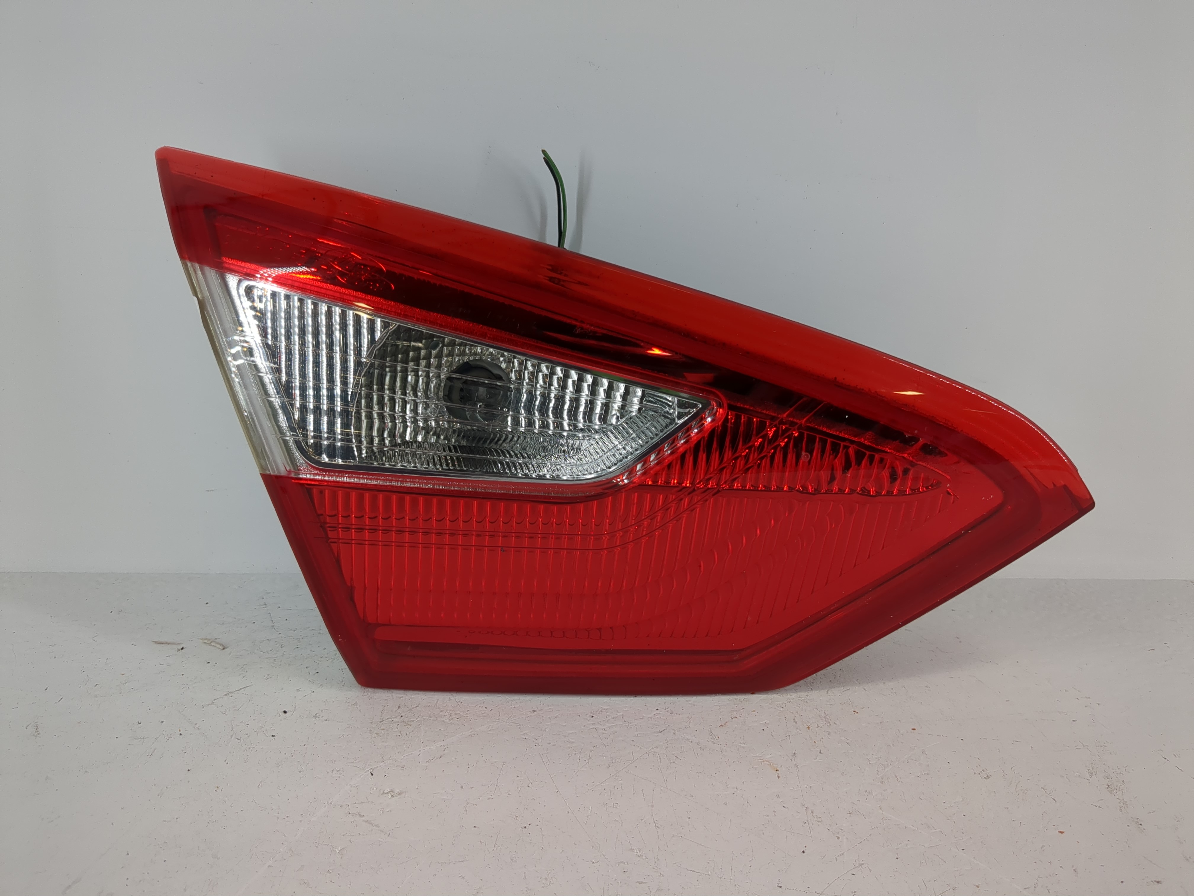 2013-2014 Ford Focus Driver Left Side Tail Light Taillight Oem 1092553 - Oemusedautoparts1.com