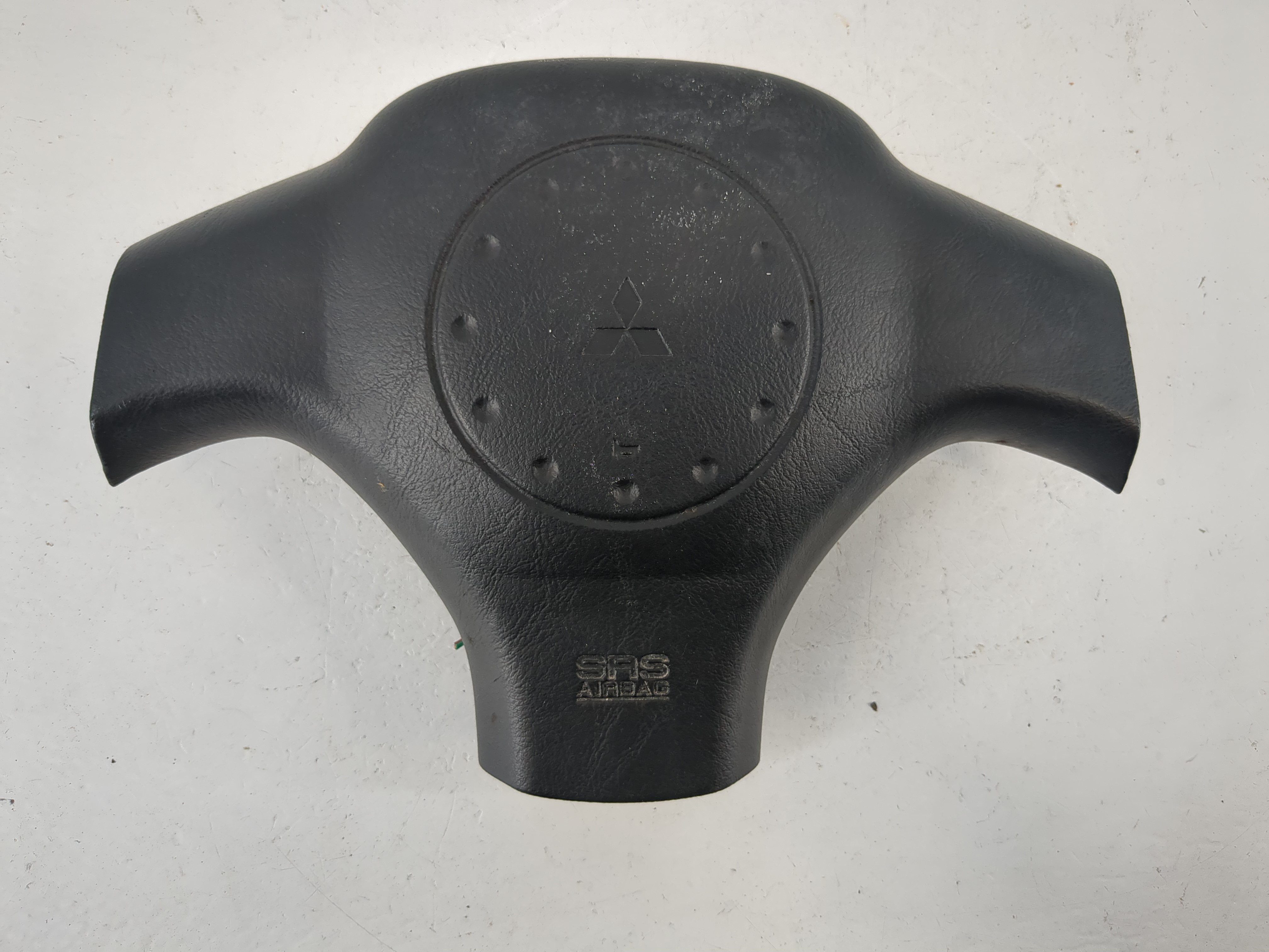 2000-2005 Mitsubishi Eclipse Air Bag Driver Left Steering Wheel Mounted 1092578 - Oemusedautoparts1.com