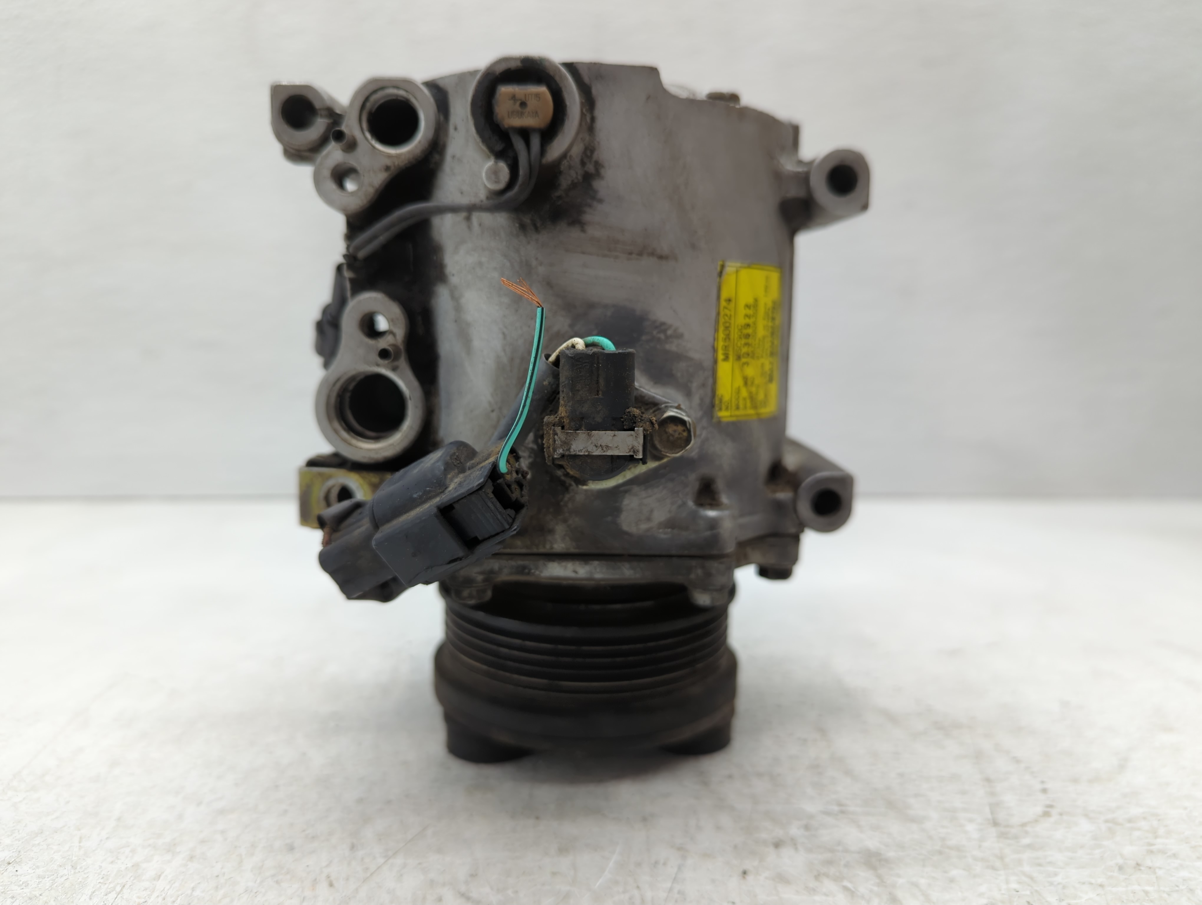 2000-2004 Mitsubishi Diamante Air Conditioning A/c Ac Compressor Oem 1092612 - Oemusedautoparts1.com