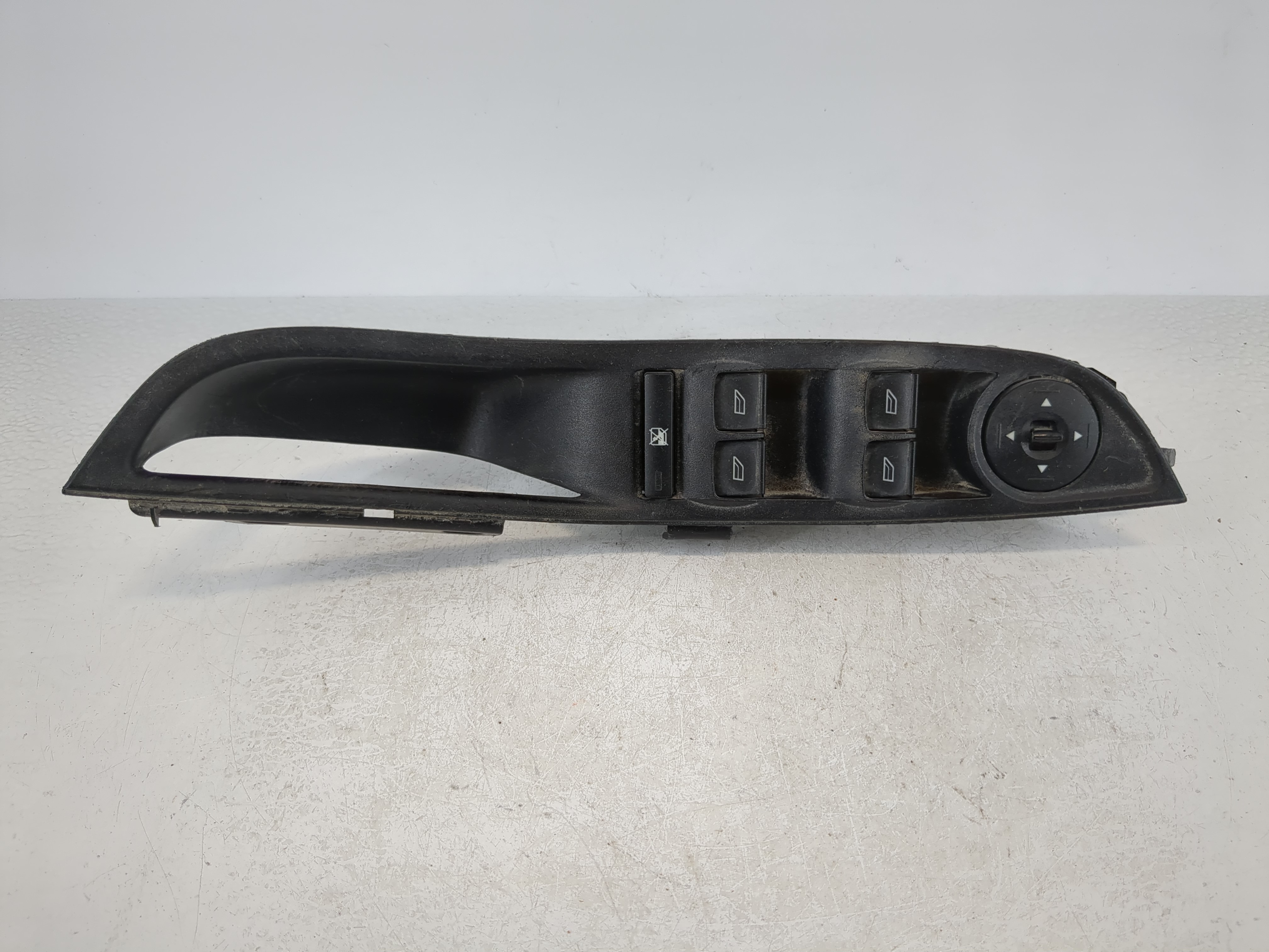 2012-2018 Ford Focus Driver Left Door Master Power Window Switch 1092621 - Oemusedautoparts1.com
