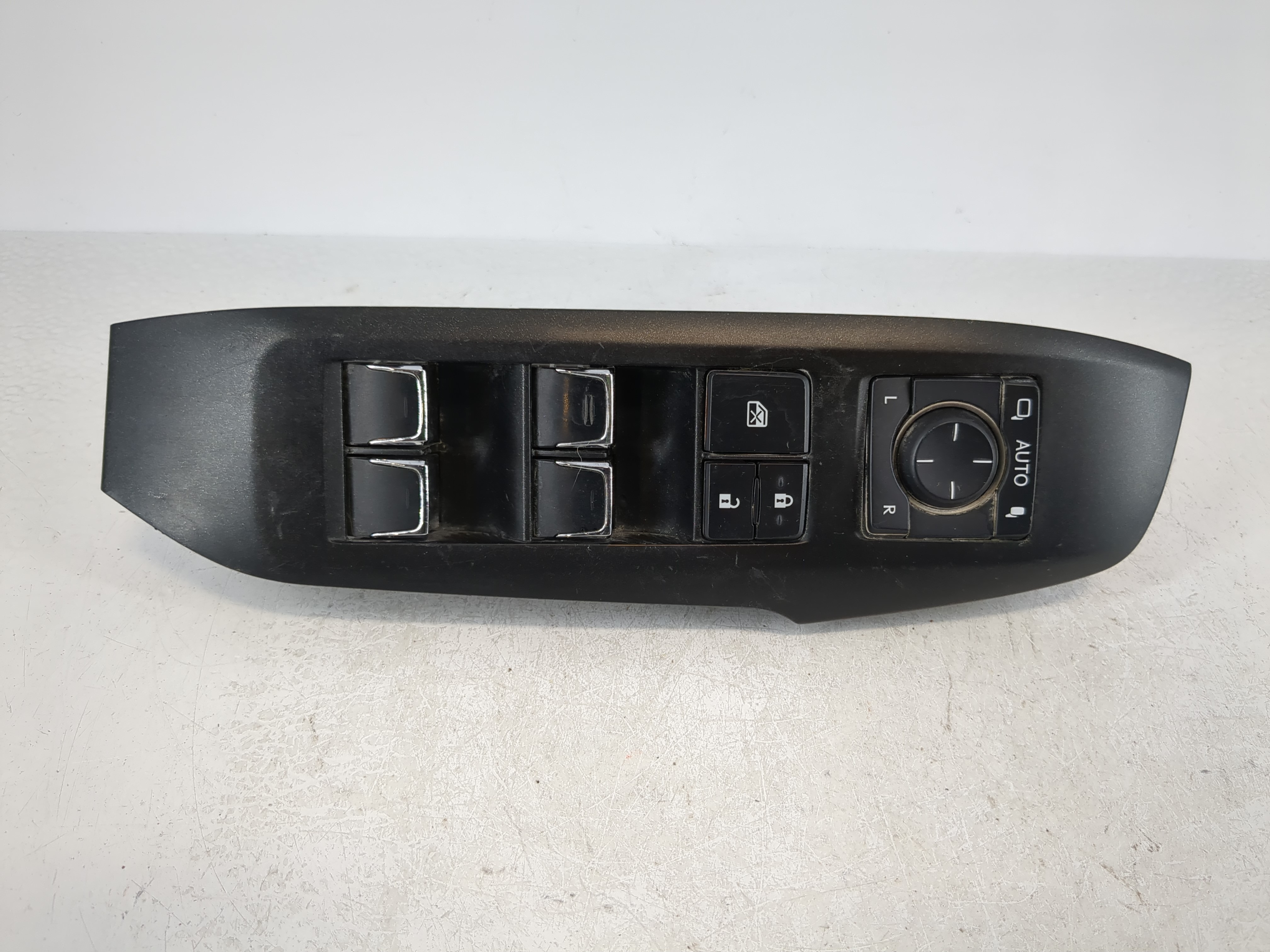 Picture of 2018-2020 Lexus Nx300 Driver Left Door Master Power Window Switch 1092622