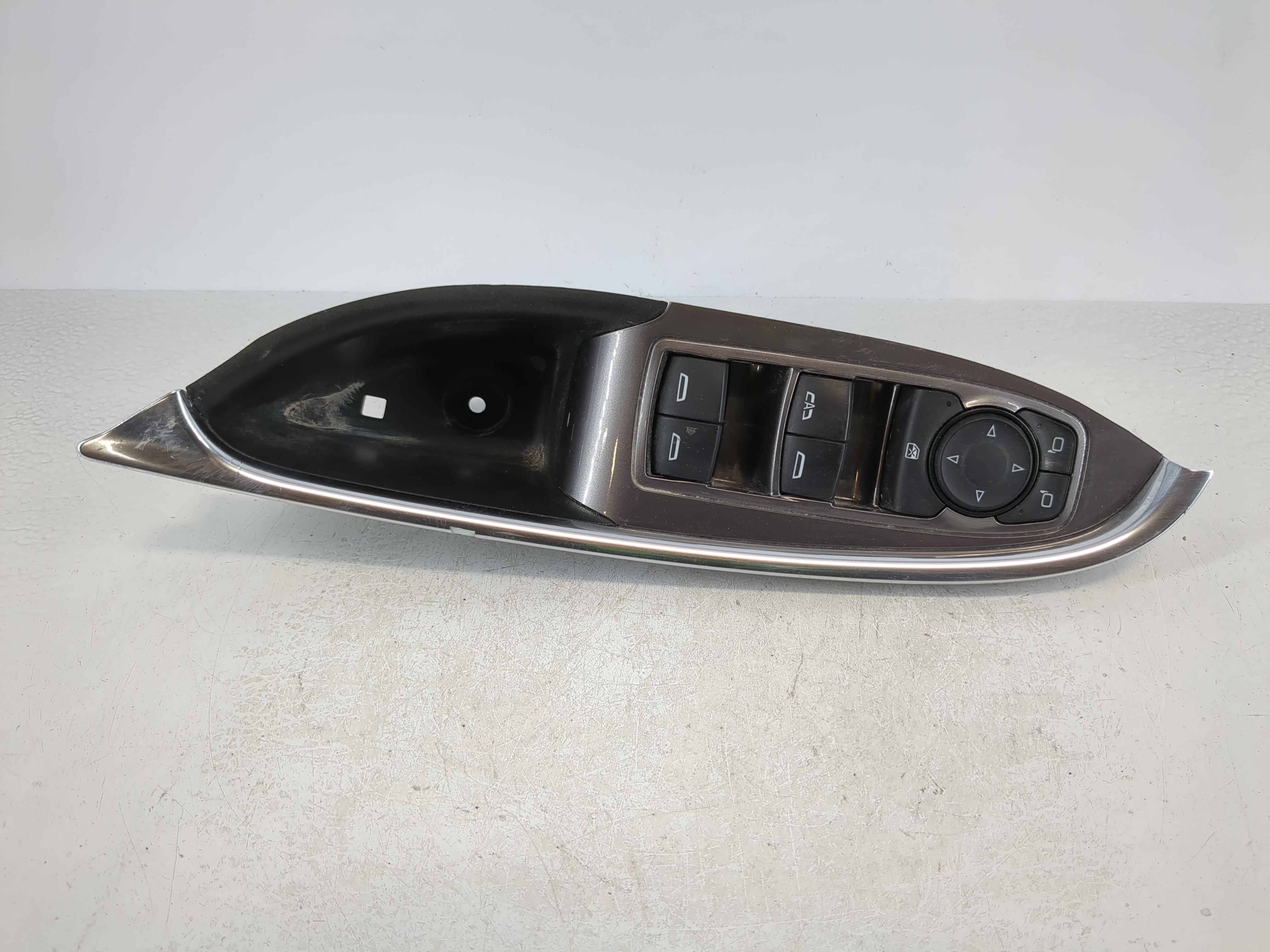 2016-2021 Chevrolet Malibu Driver Left Door Master Power Window Switch 1092645 - Oemusedautoparts1.com