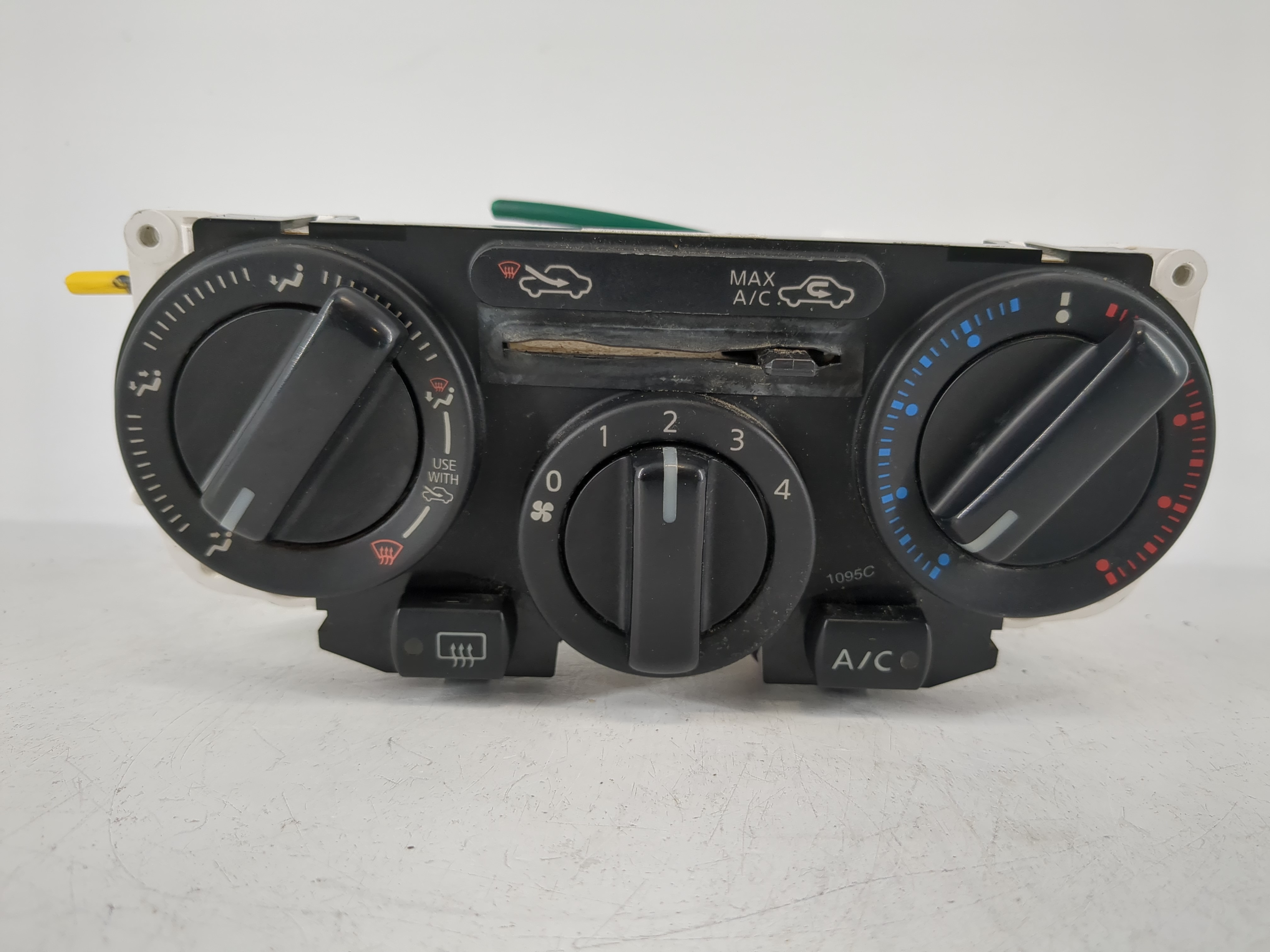 2010-2012 Nissan Versa Ac Heater Climate Control 1092660 - Oemusedautoparts1.com