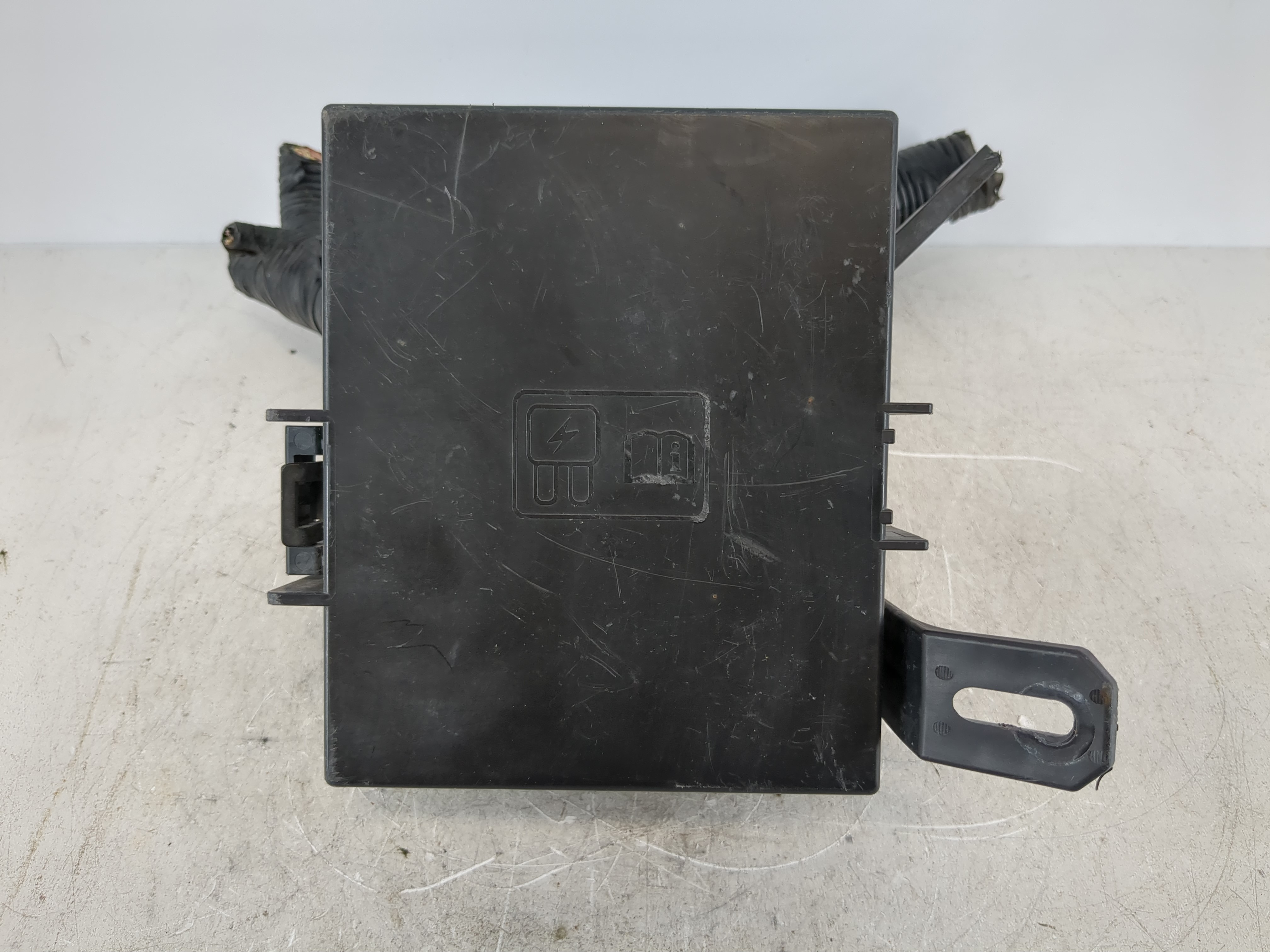2011-2013 Ford Fiesta Fusebox Fuse Box Relay Module 6001389001 1092677 - Oemusedautoparts1.com