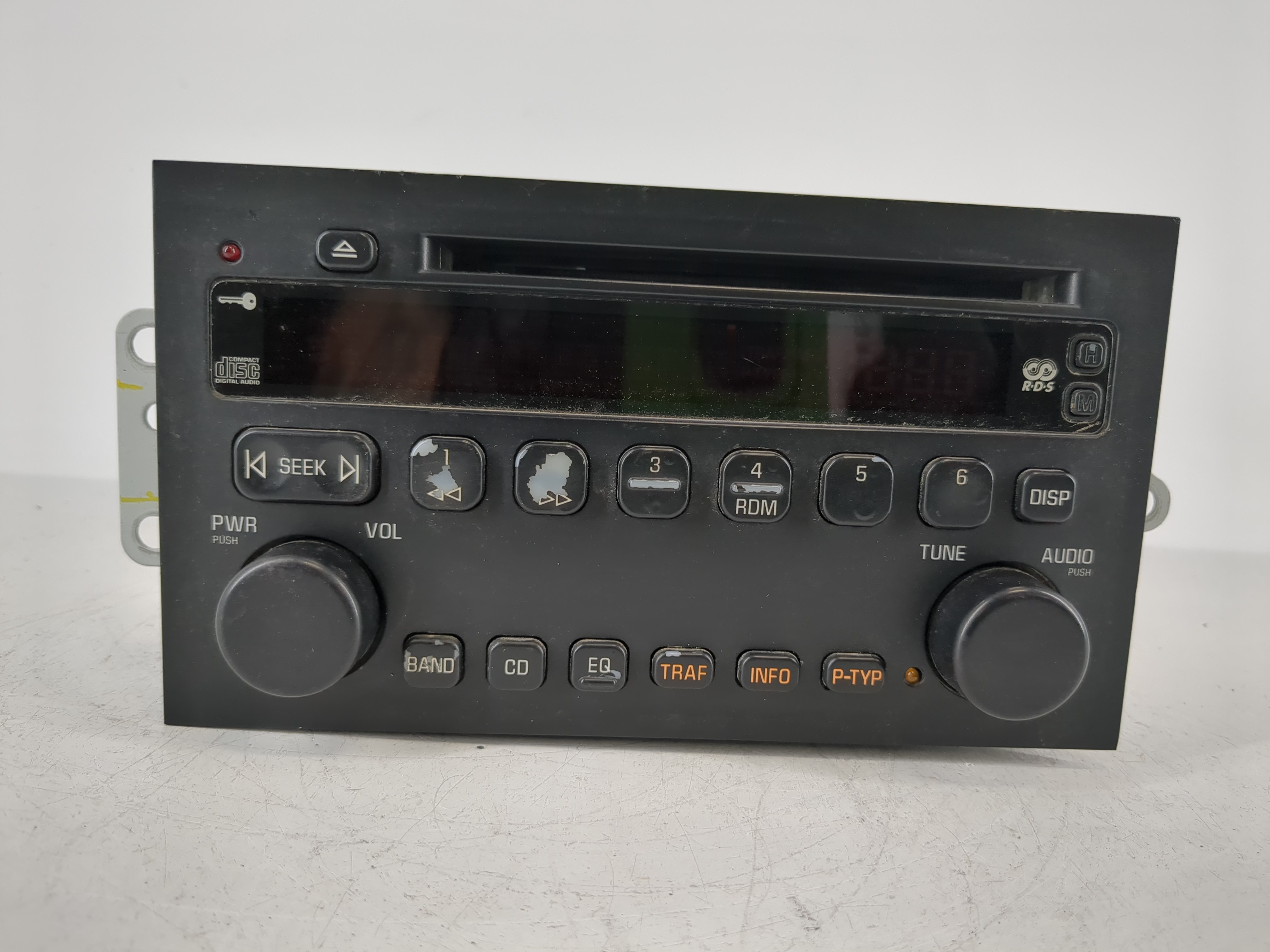 2002-2003 Buick Rendezvous Am Fm Cd Player Radio Receiver 1092686 - Oemusedautoparts1.com