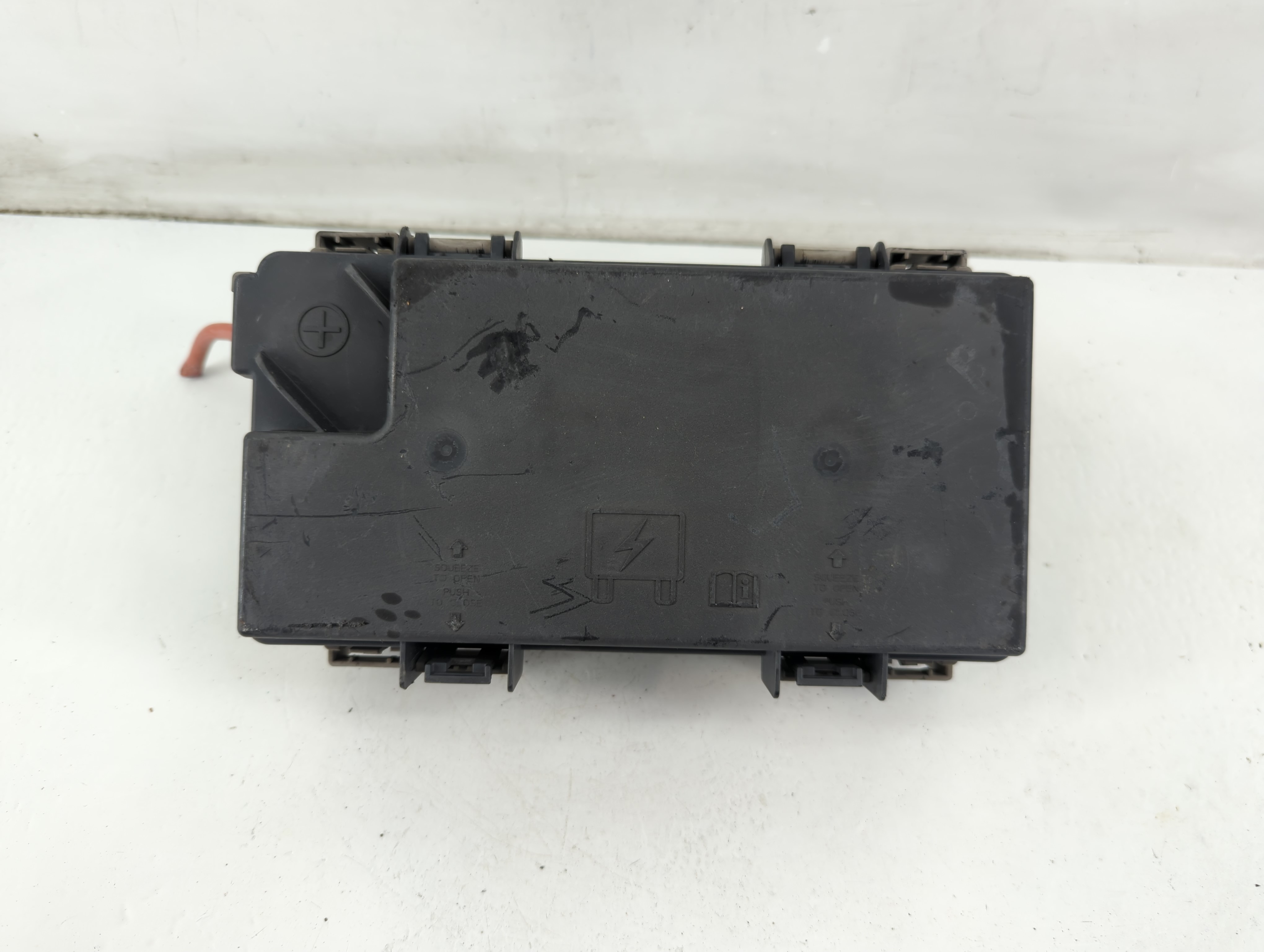 2008-2008 Chrysler Town & Country Fusebox Fuse Box Relay Module Tipm 1092690 - Oemusedautoparts1.com