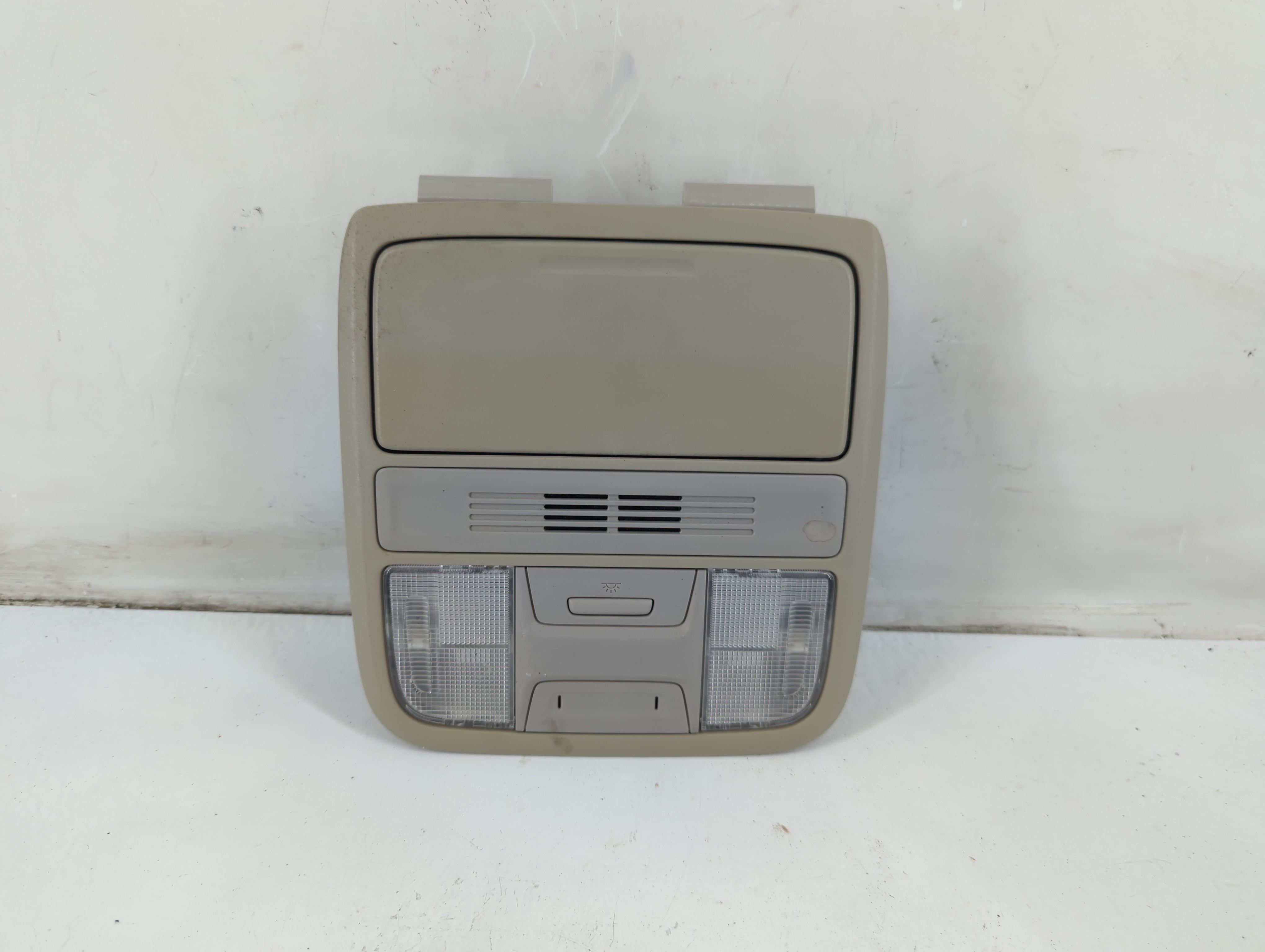 2018 Honda Accord Overhead Roof Console 1092694 - Oemusedautoparts1.com