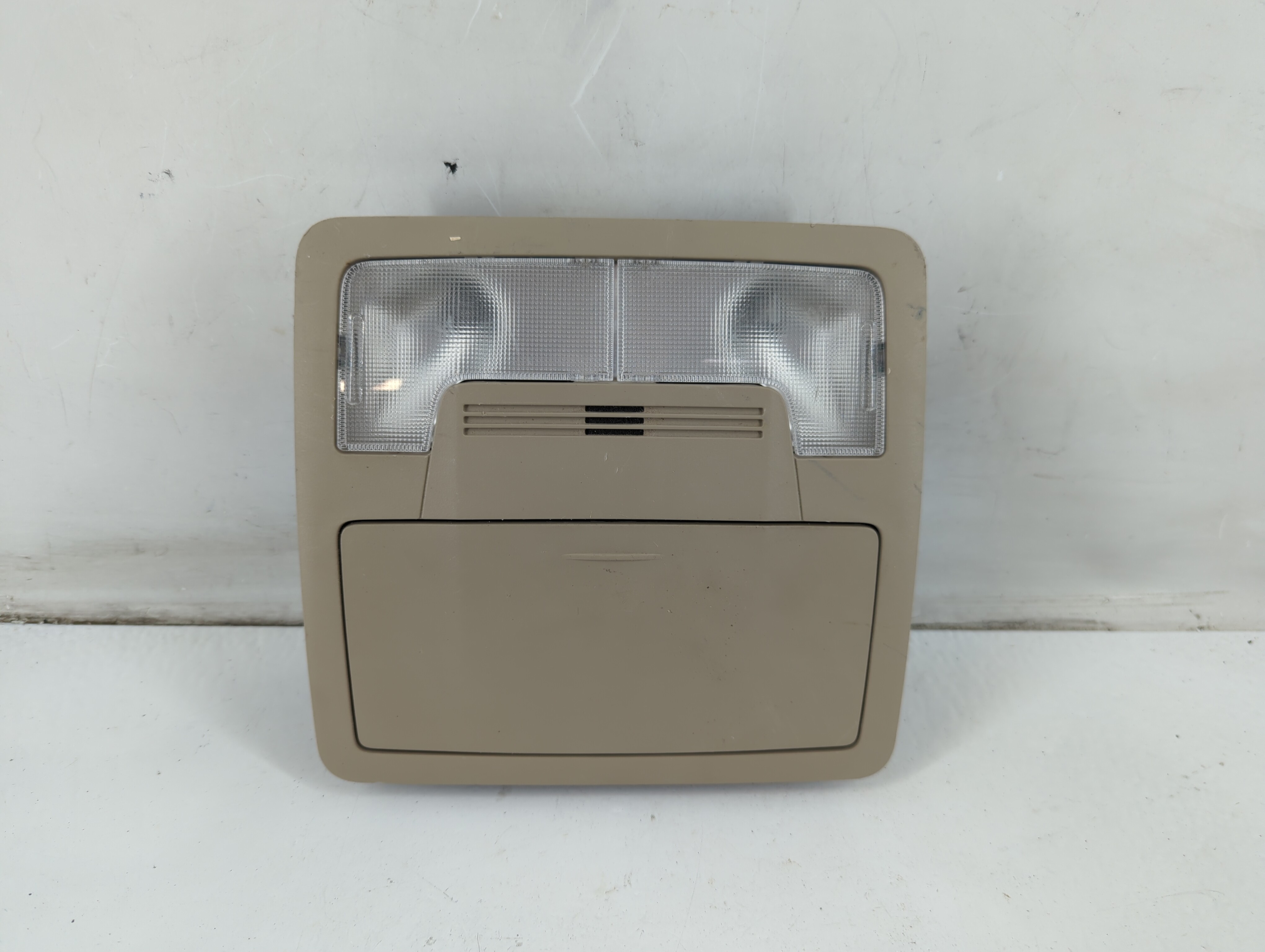 2014 Toyota Camry Overhead Roof Console 1092697 - Oemusedautoparts1.com