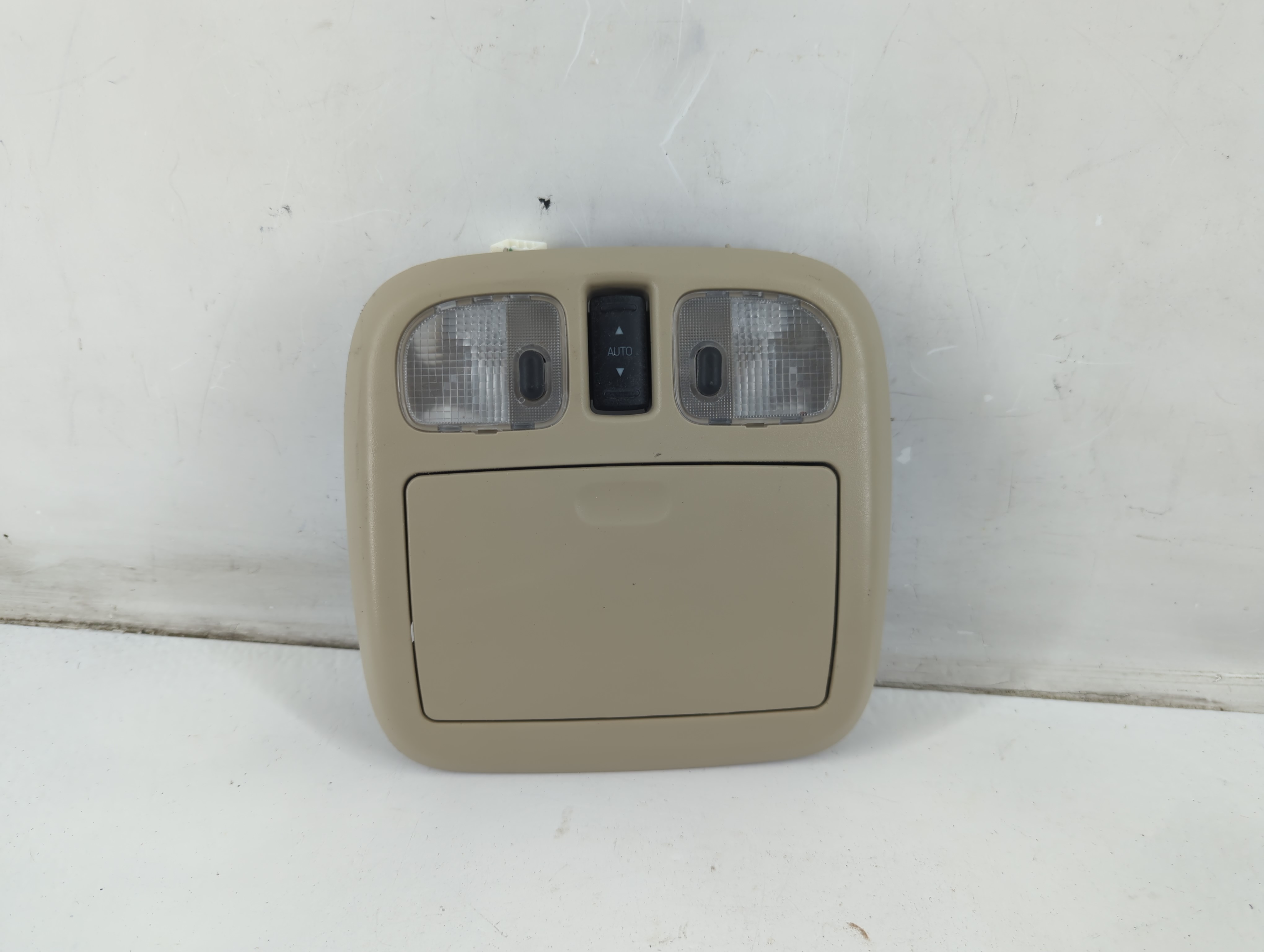 2011 Ford Fusion Overhead Roof Console 1092713 - Oemusedautoparts1.com