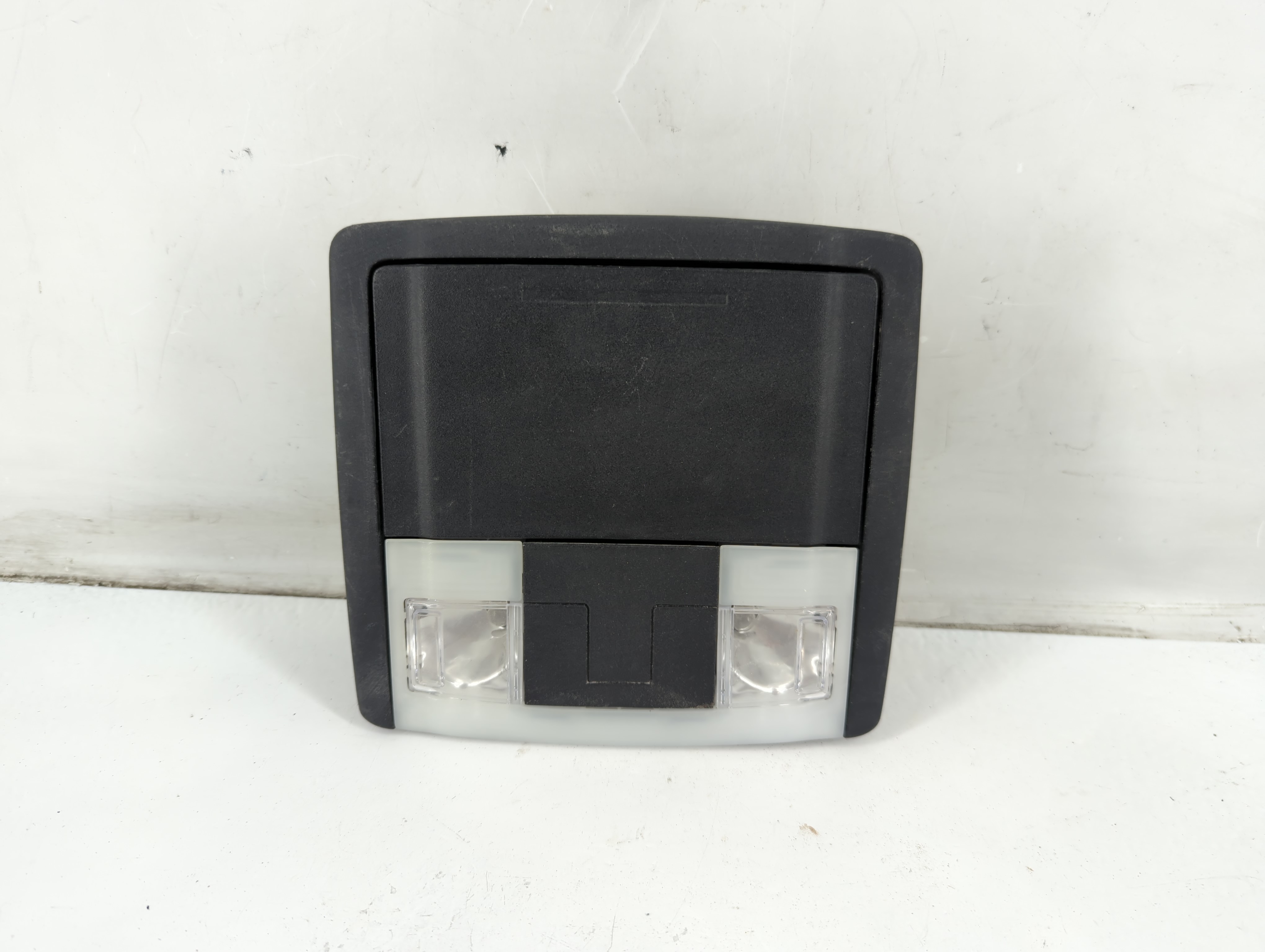 2017 Ford Explorer Overhead Roof Console 1092732 - Oemusedautoparts1.com