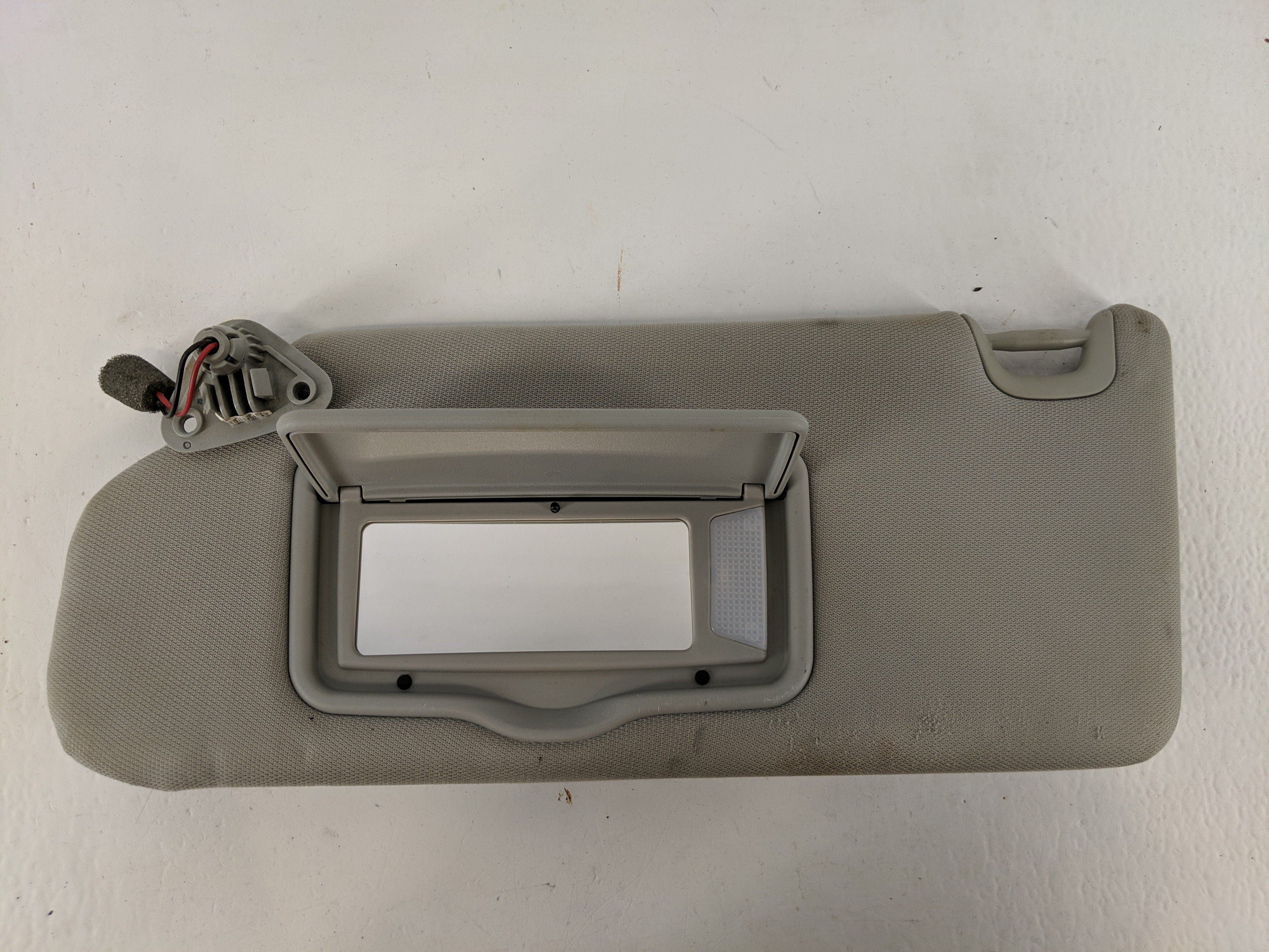 2013 Mitsubishi Outlander Sport Driver Sun Visor Mirror Left Sunvisor 1092775 - Oemusedautoparts1.com