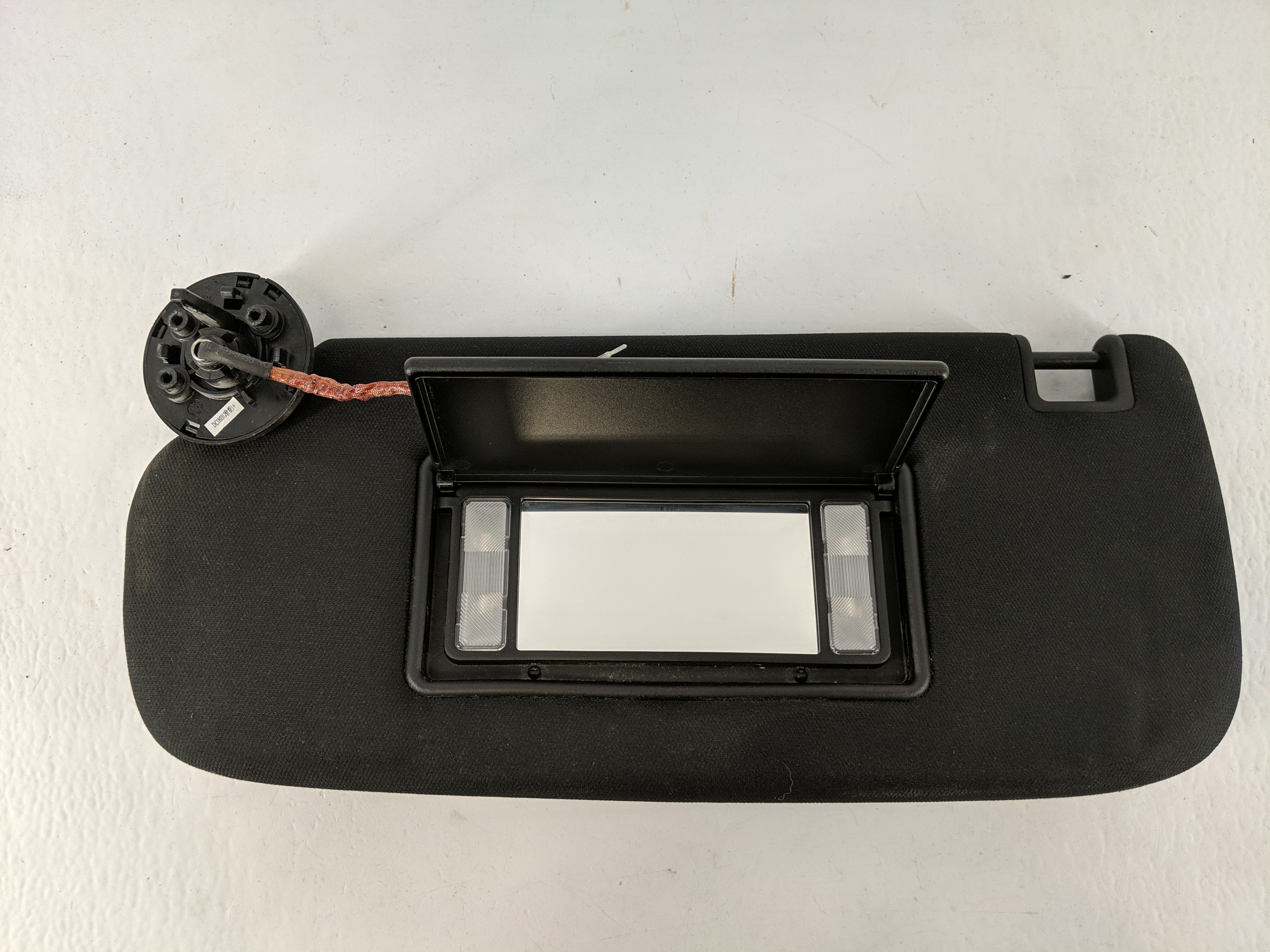 2014-2022 Jeep Grand Cherokee Driver Sun Visor Mirror Left Sunvisor 1092778 - Oemusedautoparts1.com