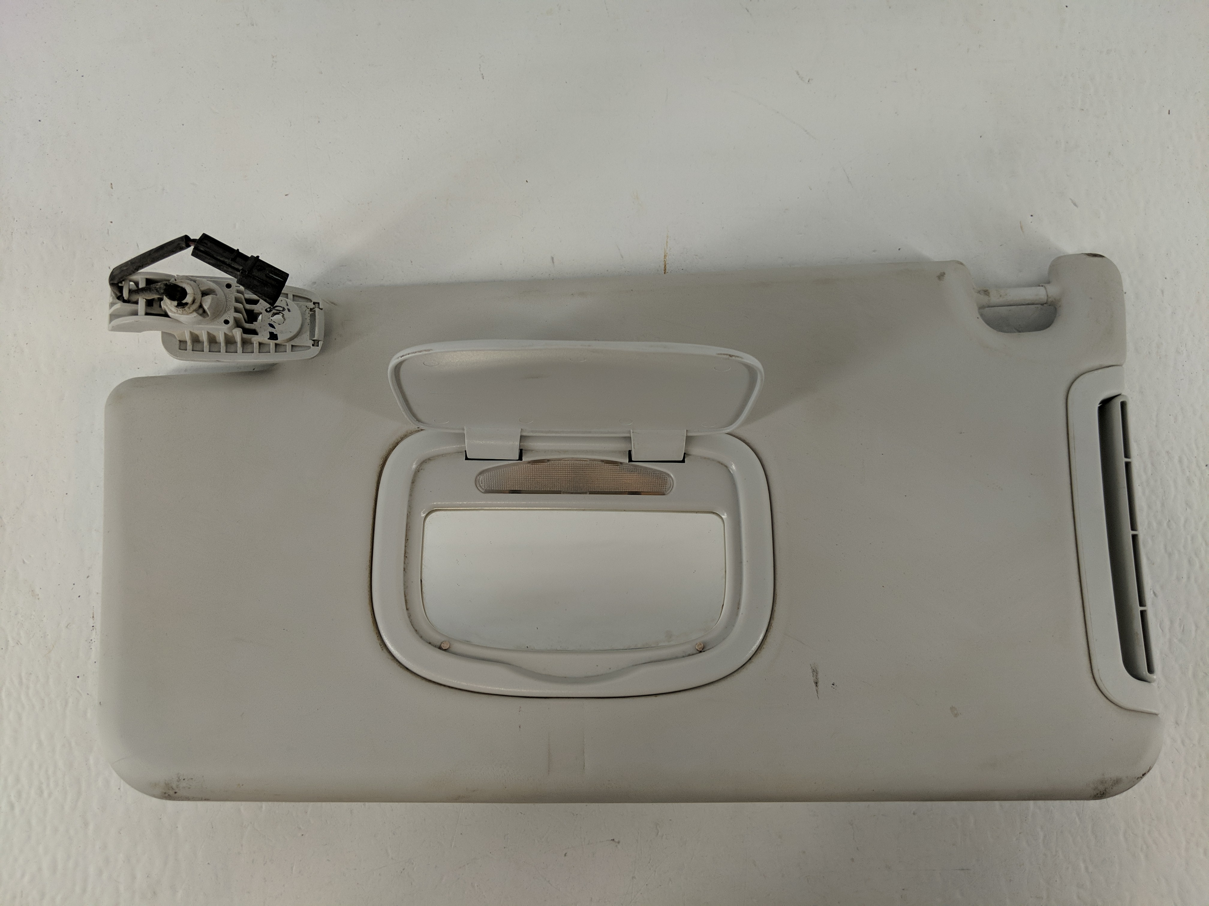2015-2022 Jeep Renegade Passenger Sun Visor Mirror Right Sunvisor Grey 1092786 - Oemusedautoparts1.com