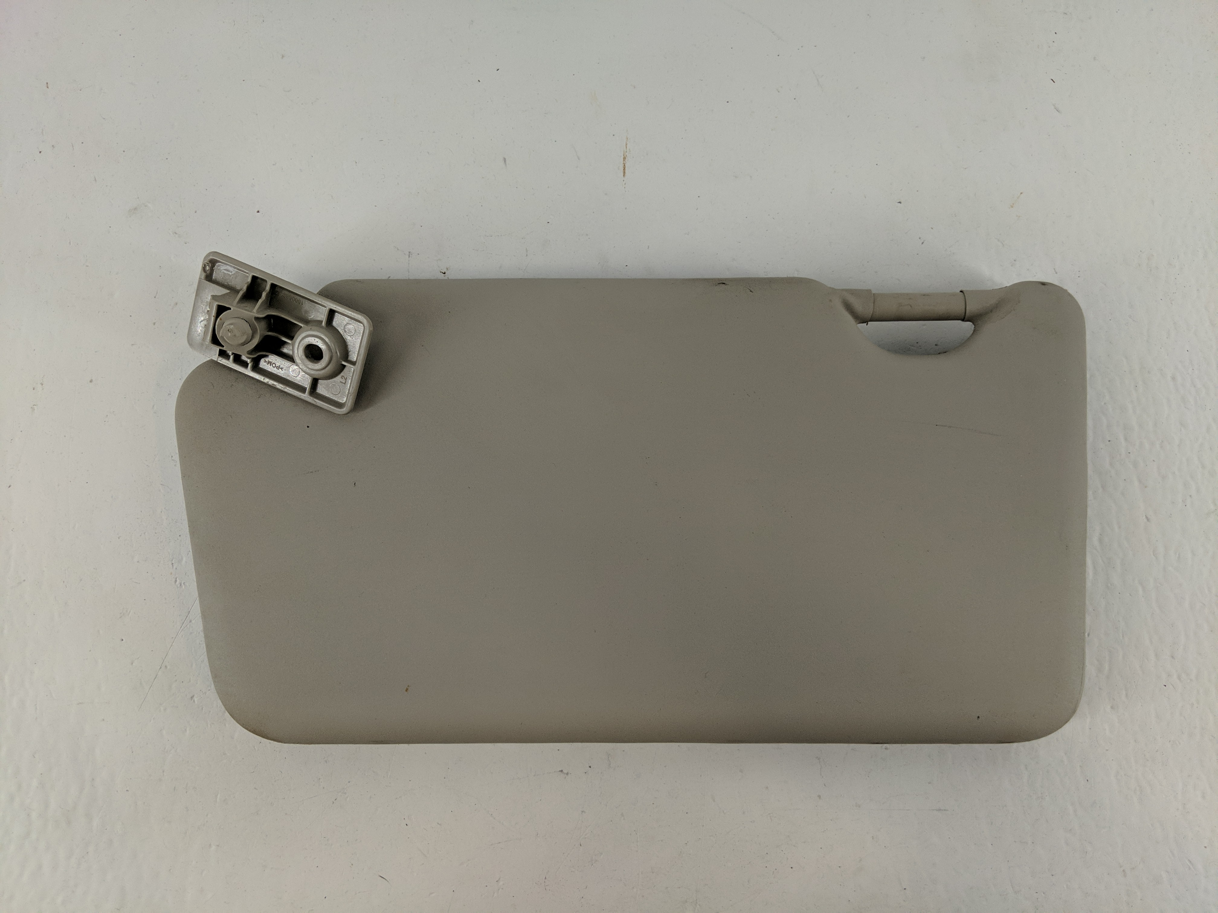 2012-2015 Nissan Versa Driver Sun Visor Mirror Left Sunvisor Grey 1092789 - Oemusedautoparts1.com