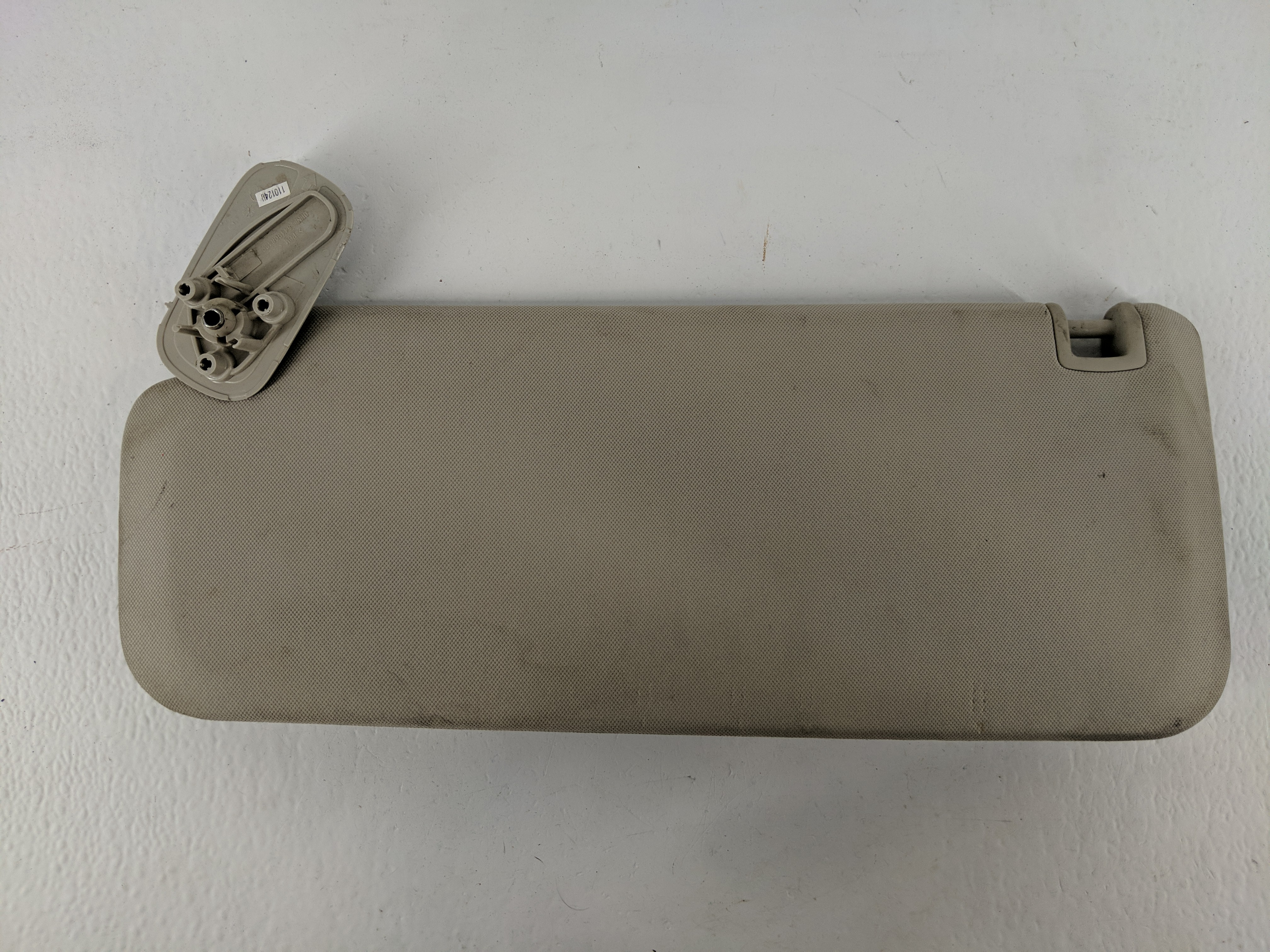 2007-2013 Chevrolet Silverado 1500 Driver Sun Visor Mirror Left Sunvisor 1092792 - Oemusedautoparts1.com
