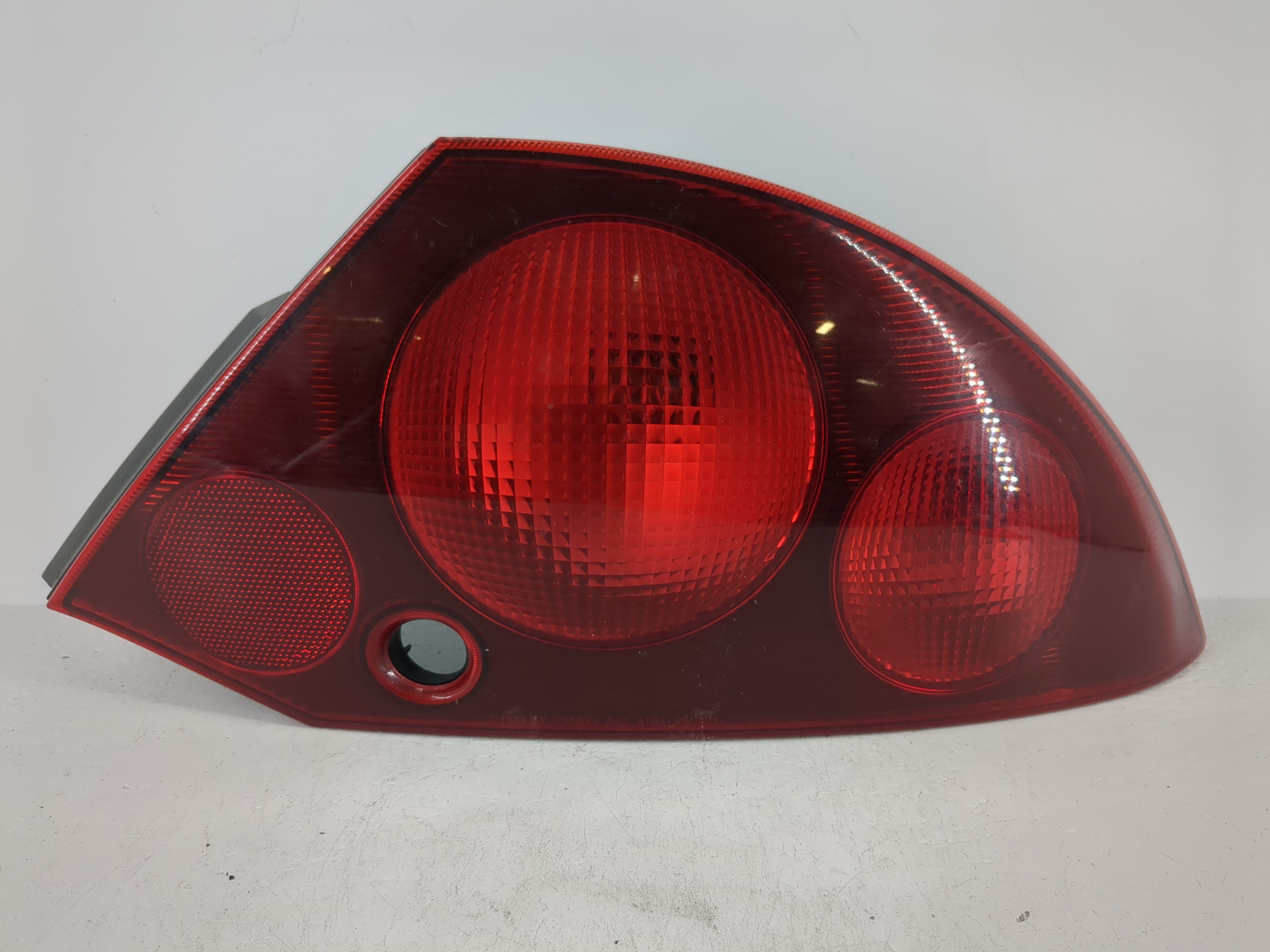 2000-2001 Mitsubishi Eclipse Driver Left Side Tail Light Taillight Oem 1092800 - Oemusedautoparts1.com