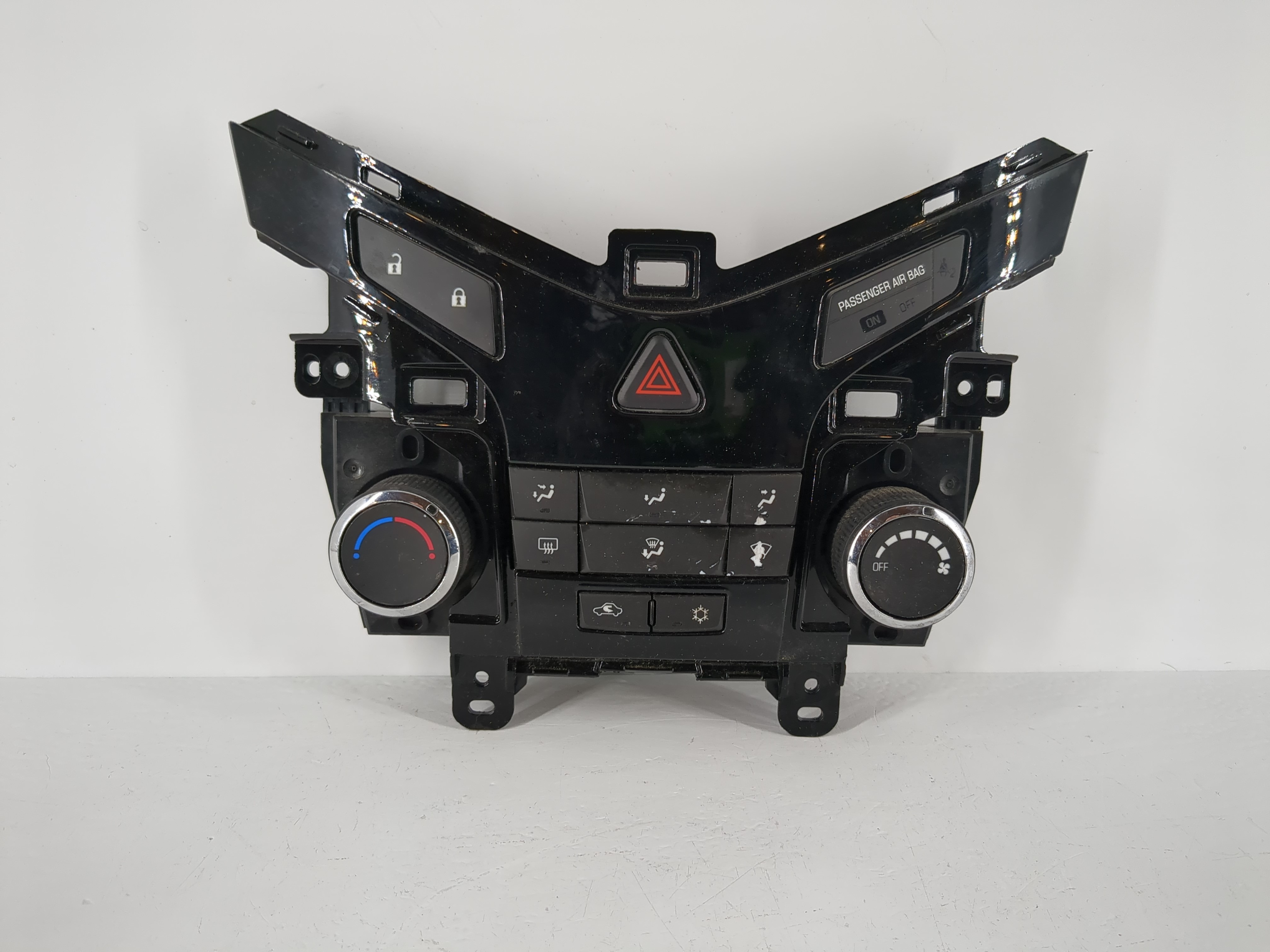 2016-2018 Chevrolet Cruze Ac Heater Climate Control 95146207 1092836 - Oemusedautoparts1.com