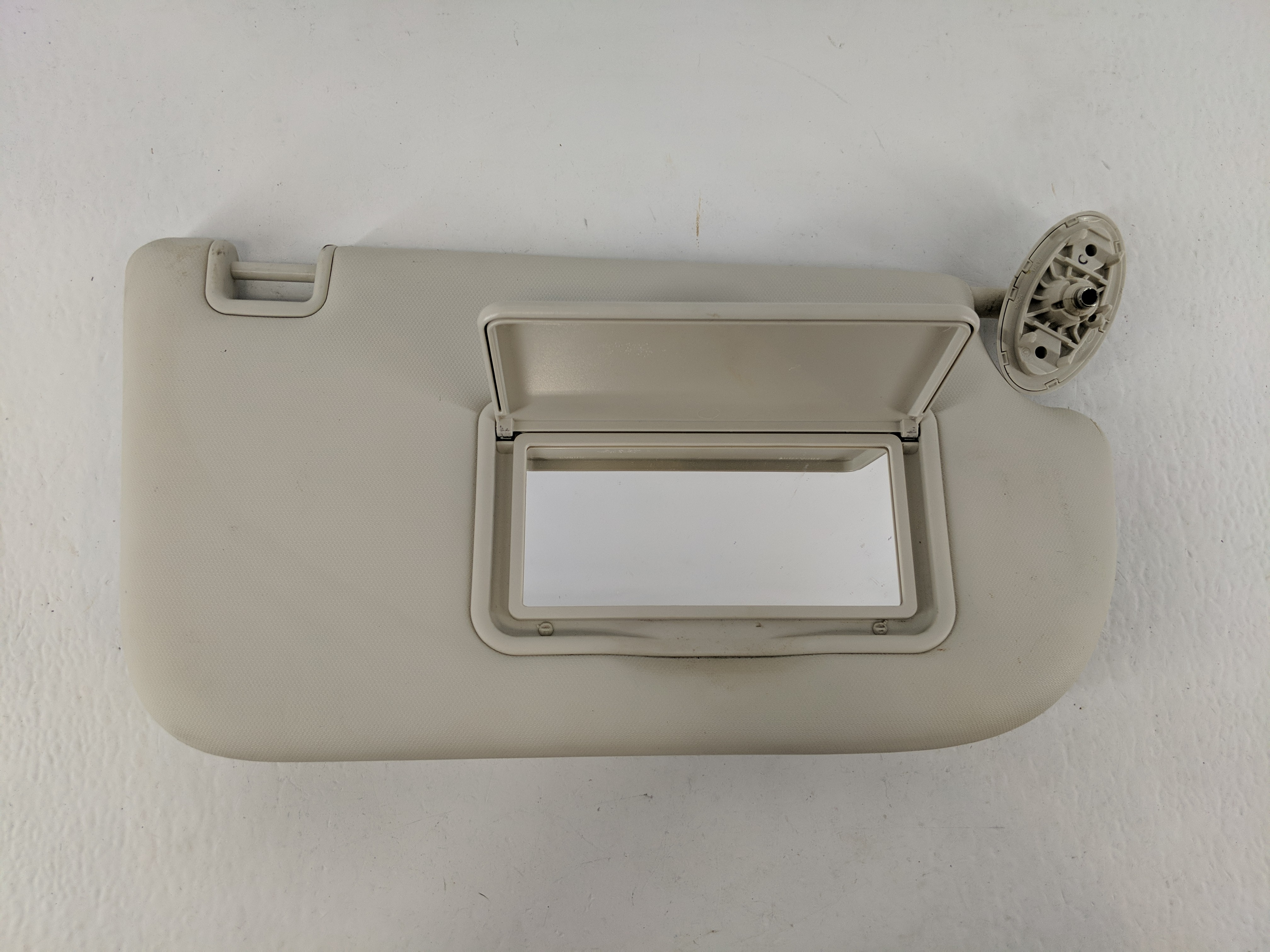 2013-2019 Ford Escape Driver Sun Visor Mirror Left Sunvisor Grey 1092885 - Oemusedautoparts1.com