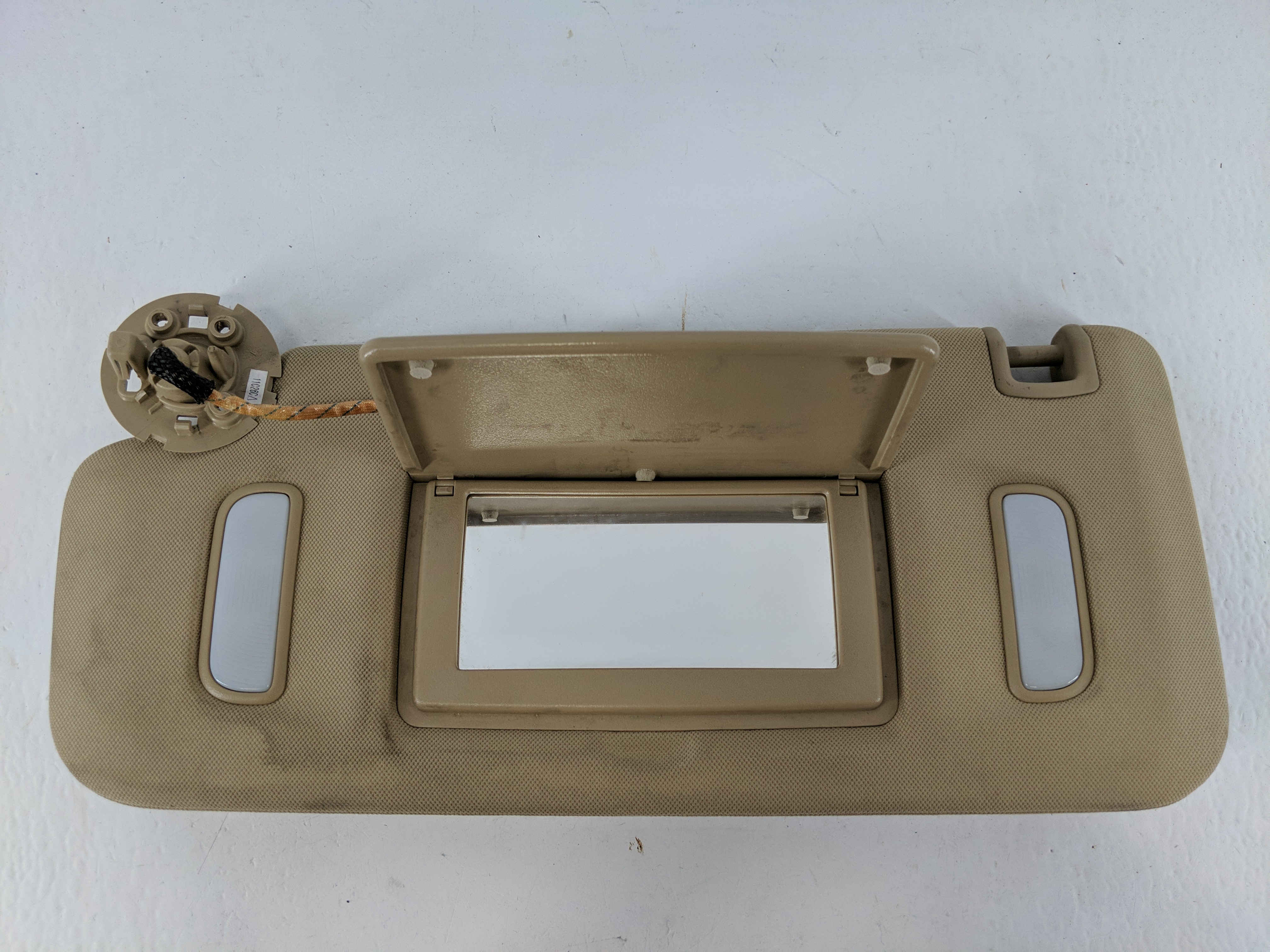 2008-2017 Buick Enclave Driver Sun Visor Mirror Left Sunvisor Beige 1092897 - Oemusedautoparts1.com