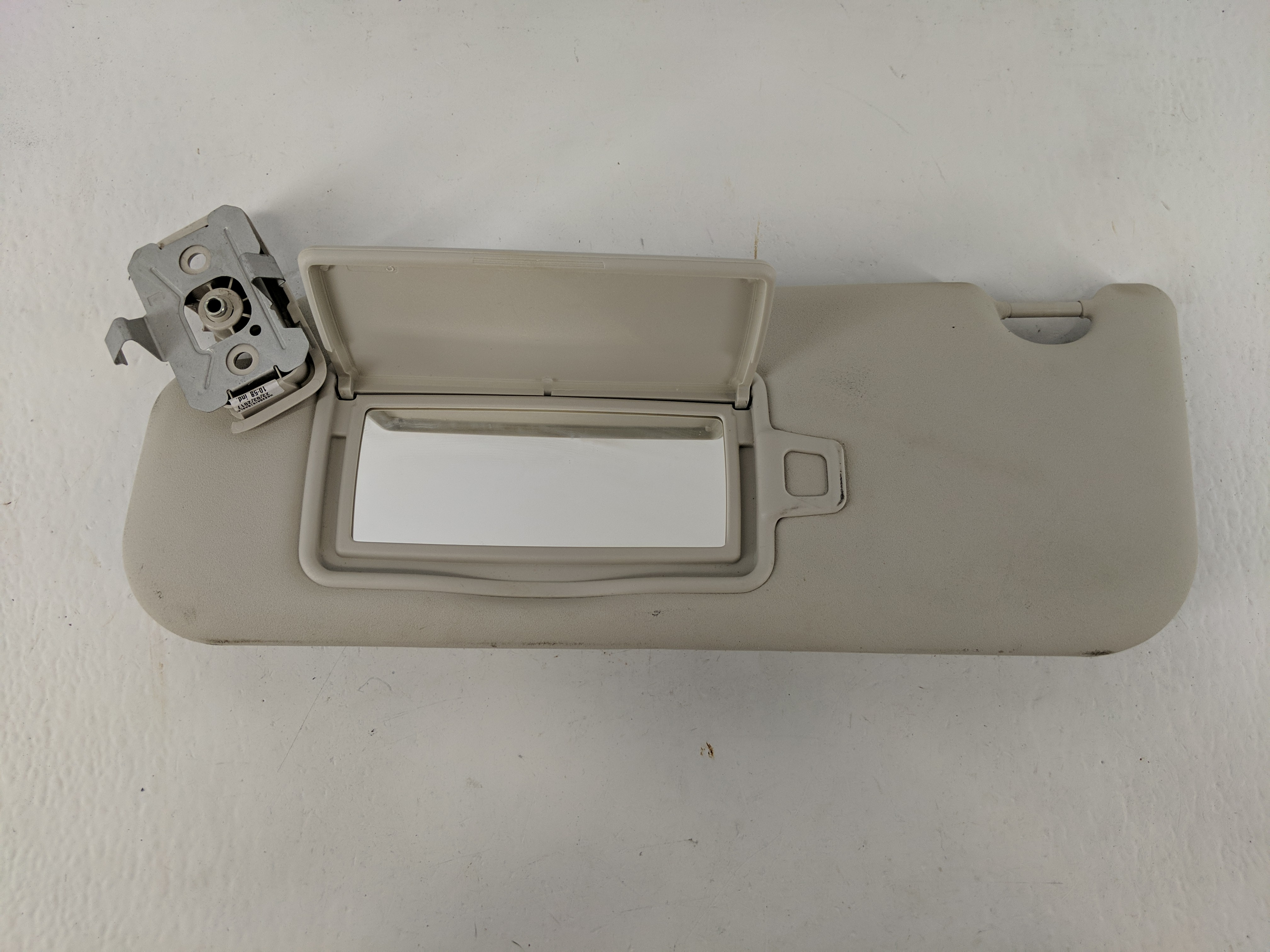 2017-2020 Jaguar F-pace Passenger Sun Visor Mirror Right Sunvisor 1092911 - Oemusedautoparts1.com