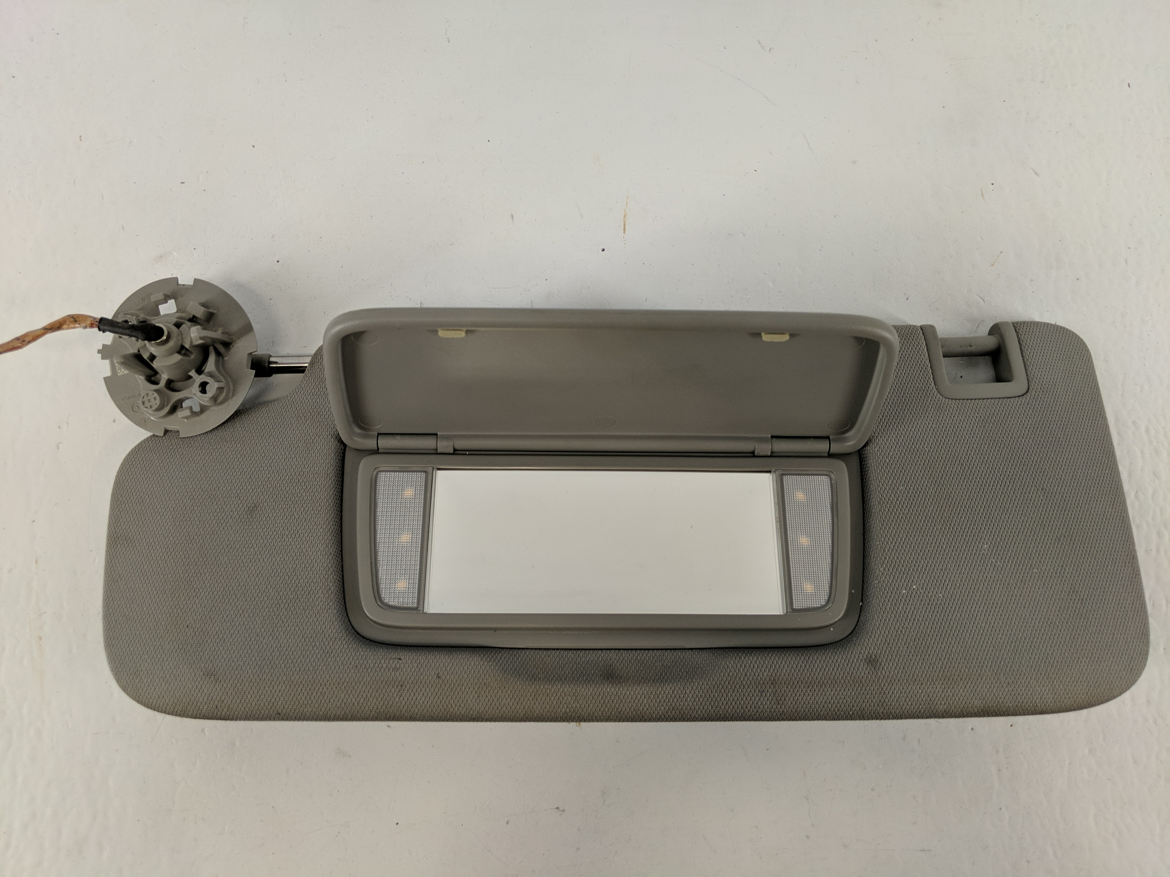 Picture of Gmc Terrain Driver Sun Visor Mirror Left Sunvisor Grey 1092918