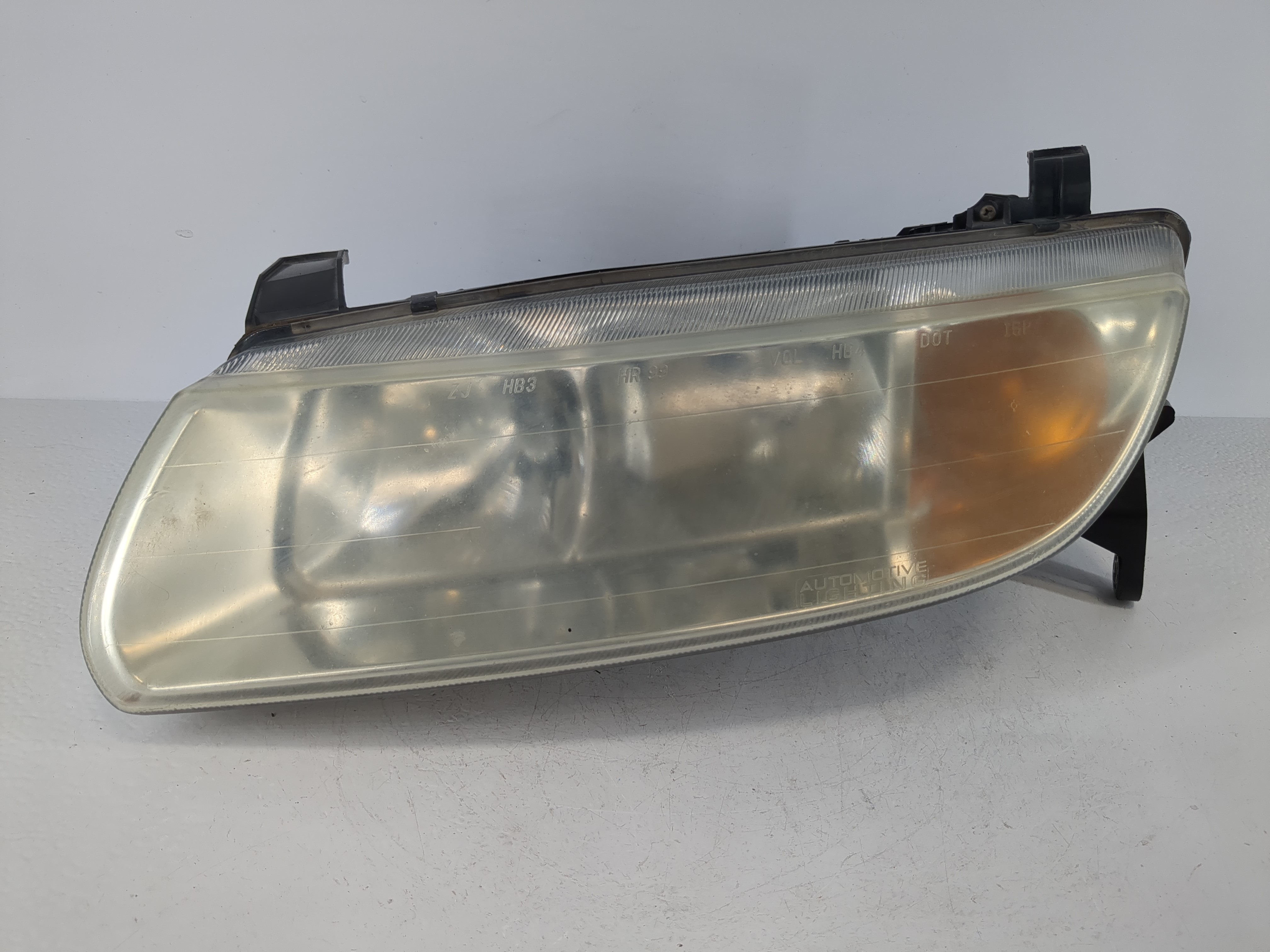 2001-2002 Saturn L100 Driver Left Oem Head Light Headlight Lamp 1092921 - Oemusedautoparts1.com