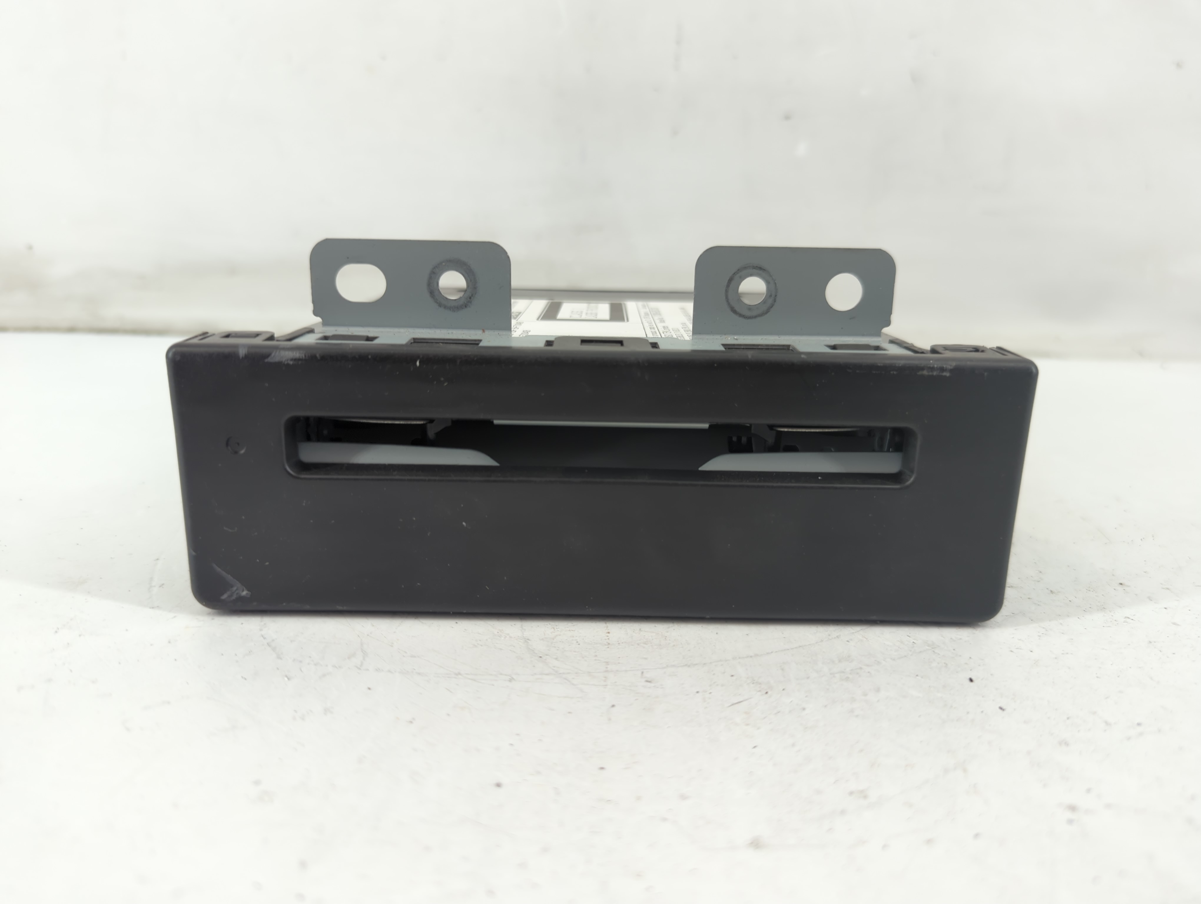 2017-2020 Chevrolet Tahoe Am Fm Cd Player Radio Receiver 1092950 - Oemusedautoparts1.com