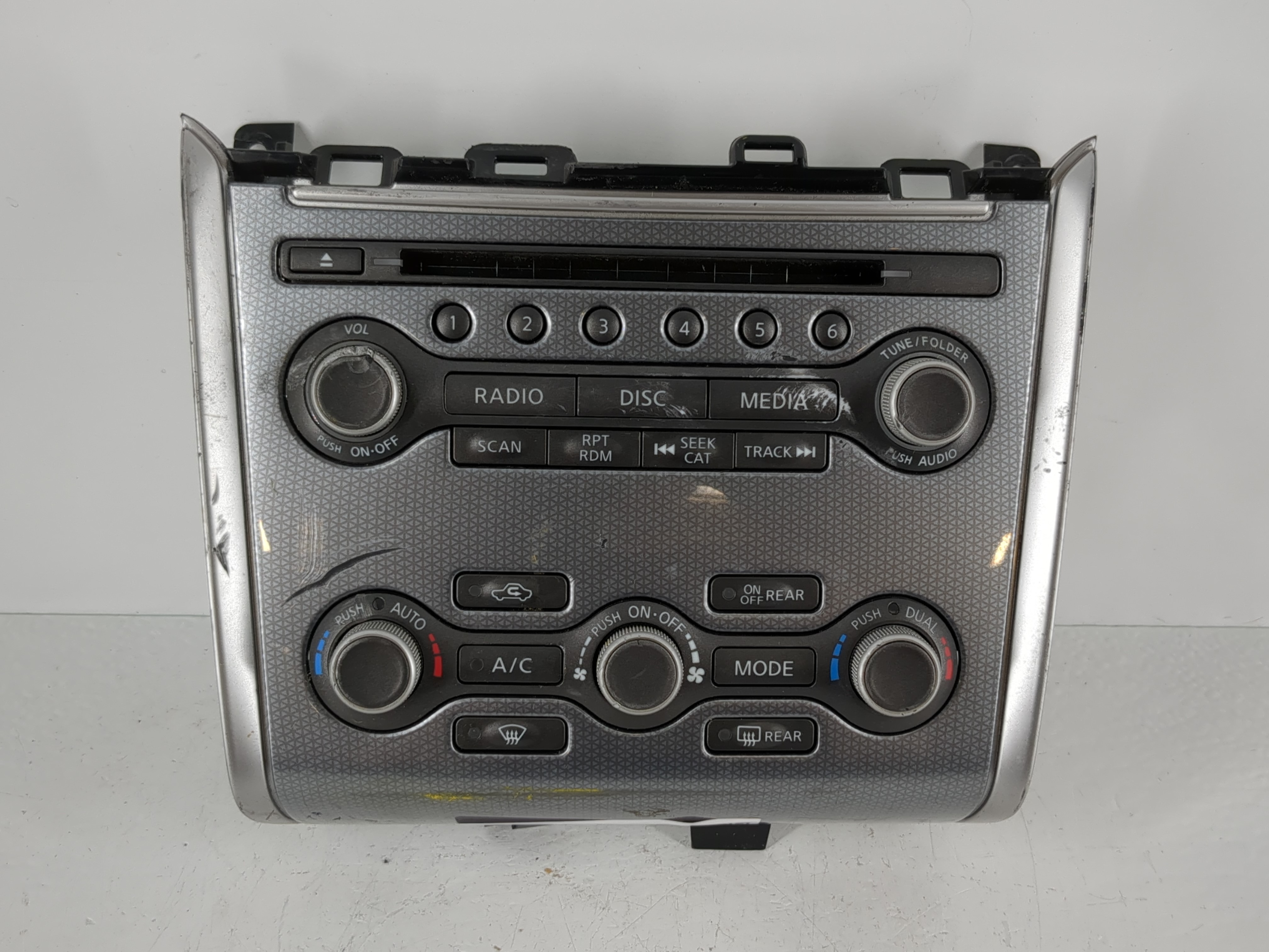 Picture of 2018-2020 Nissan Pathfinder Am Fm Cd Player Radio Receiver 1092980