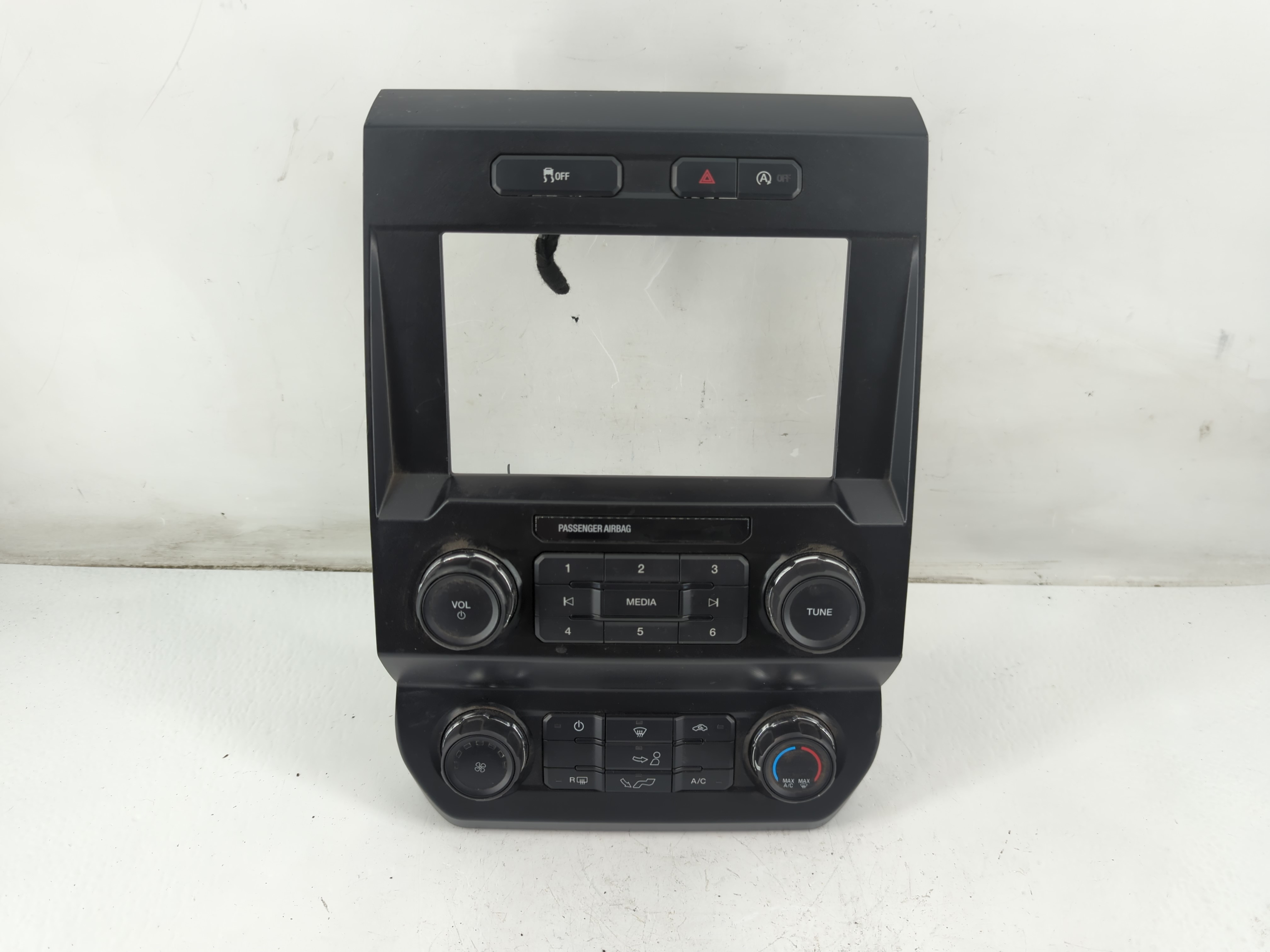 2019-2020 Ford F-150 Am Fm Cd Player Radio Receiver 1093039 - Oemusedautoparts1.com