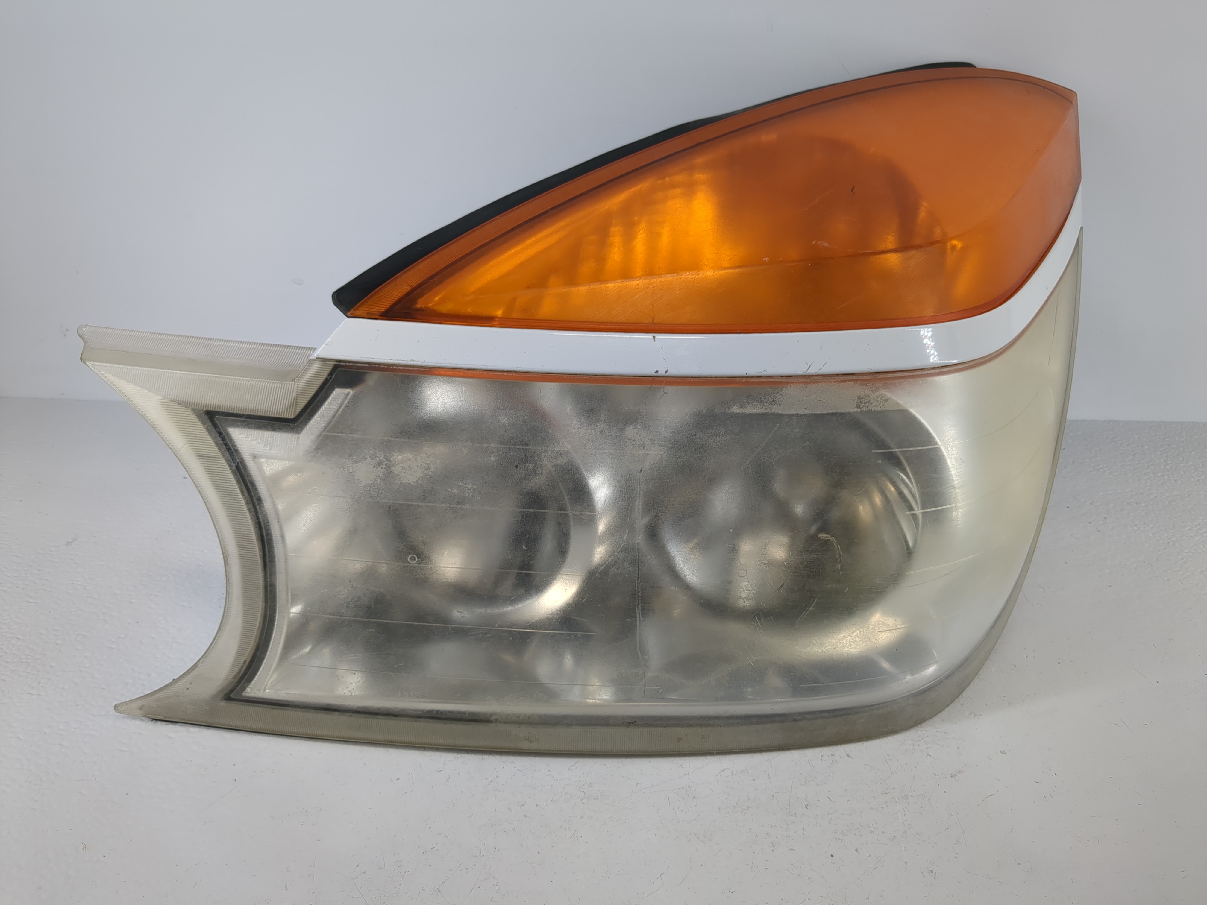 2002-2003 Buick Rendezvous Passenger Right Oem Head Light Headlight Lamp 1093166 - Oemusedautoparts1.com
