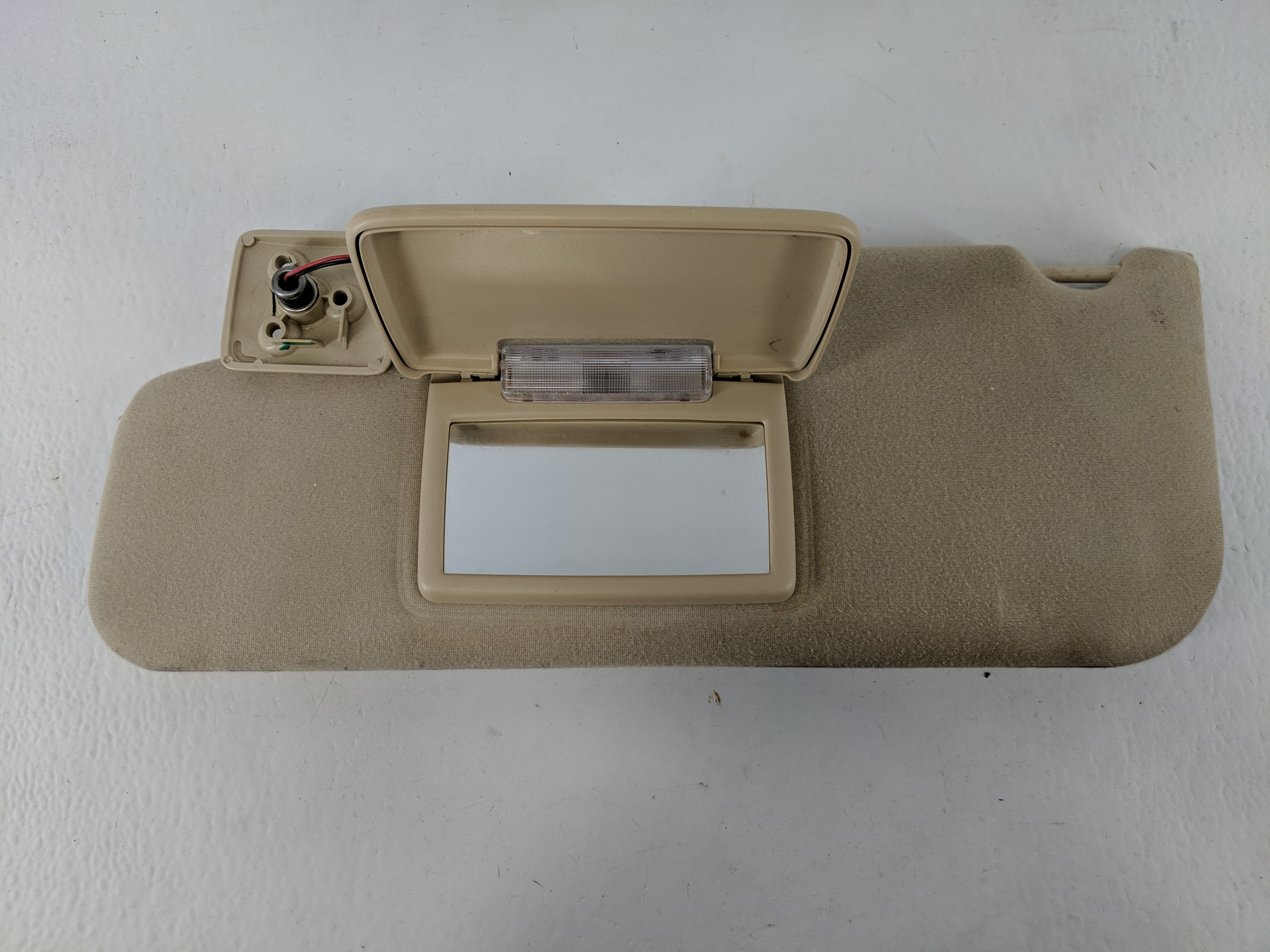 2007-2010 Ford Edge Driver Sun Visor Mirror Left Sunvisor Beige 1093171 - Oemusedautoparts1.com