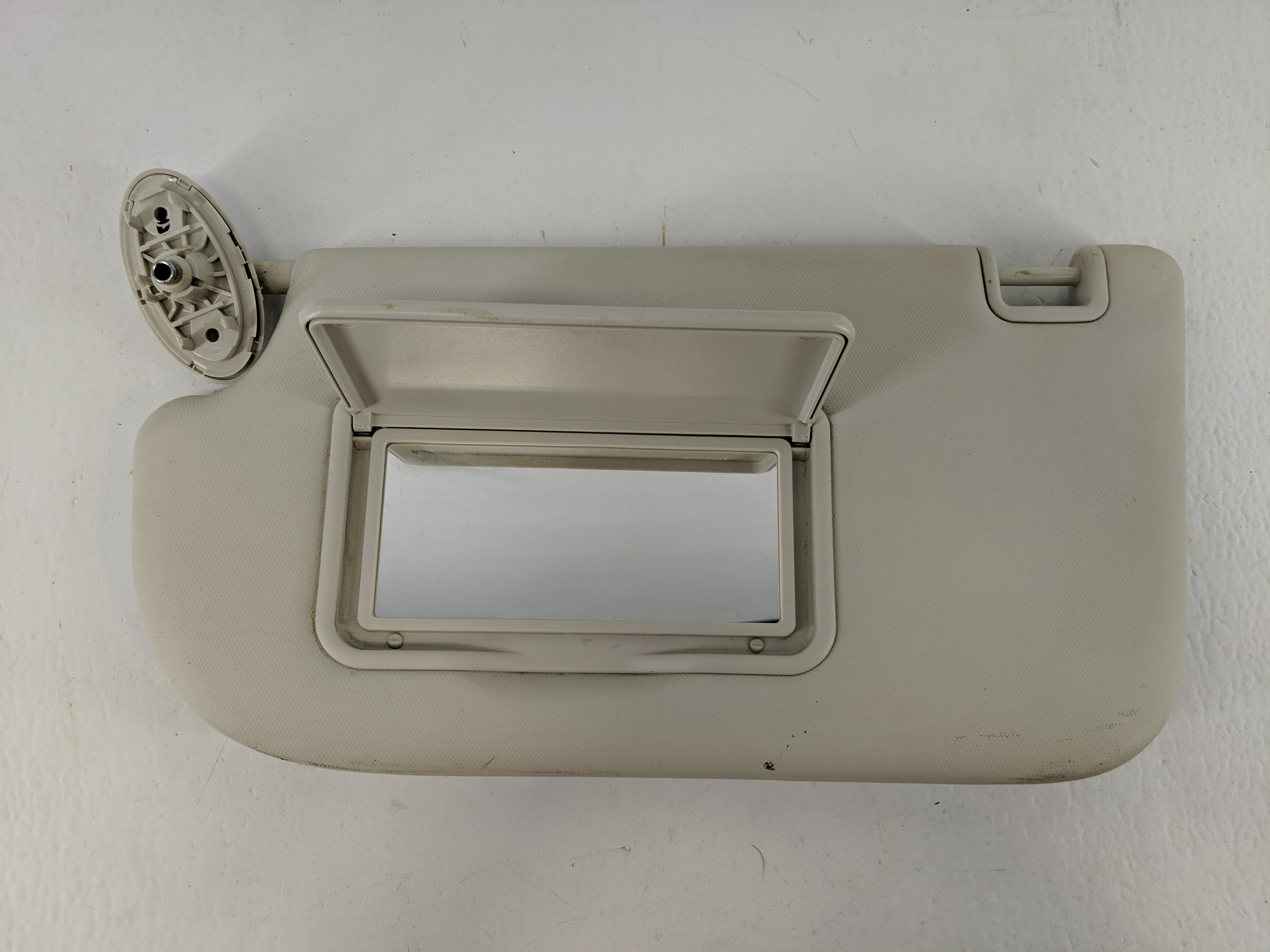 2013-2019 Ford Escape Passenger Sun Visor Mirror Right Sunvisor Ivory 1093172 - Oemusedautoparts1.com