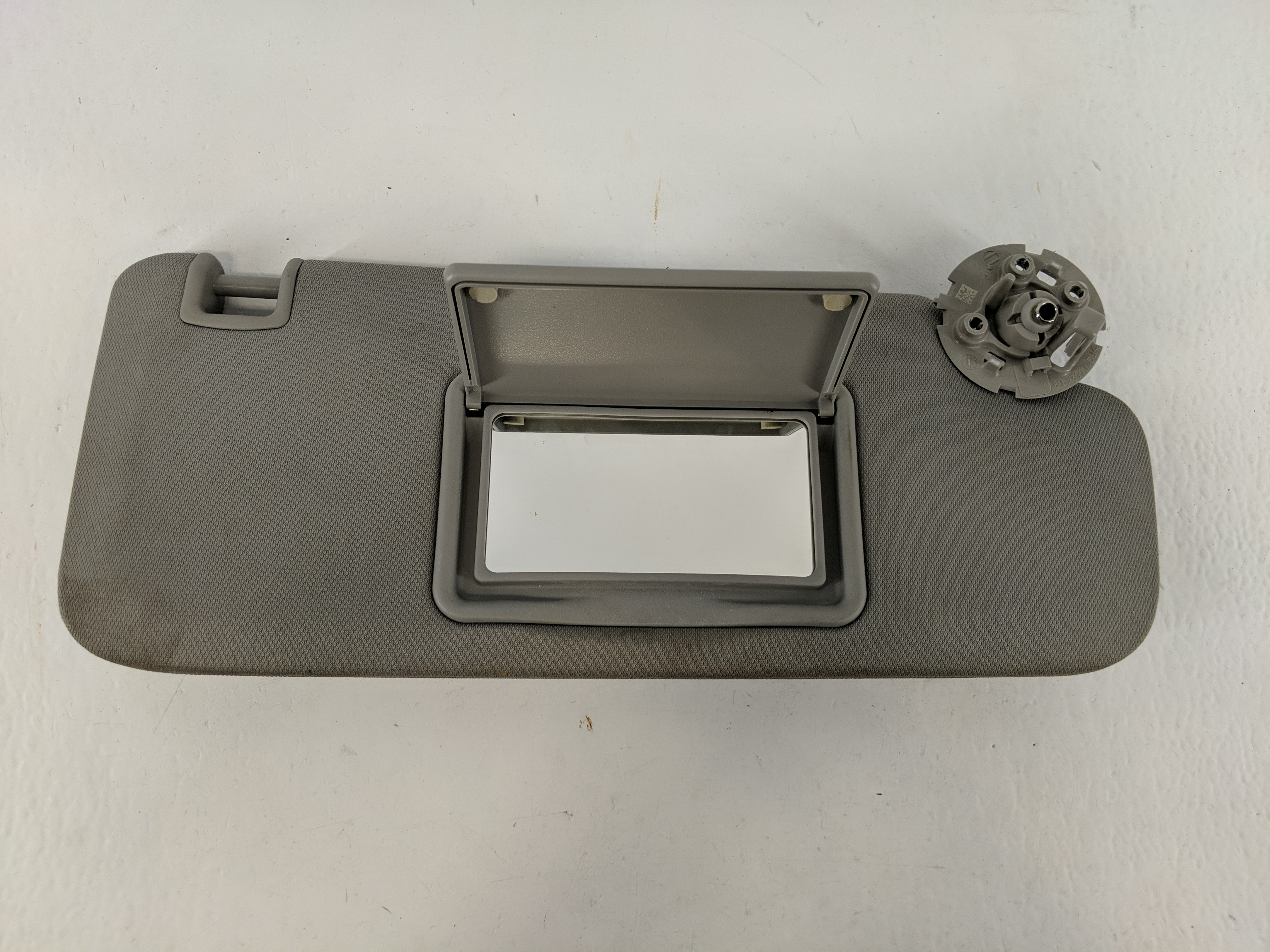 2016-2021 Chevrolet Malibu Passenger Sun Visor Mirror Right Sunvisor 1093173 - Oemusedautoparts1.com