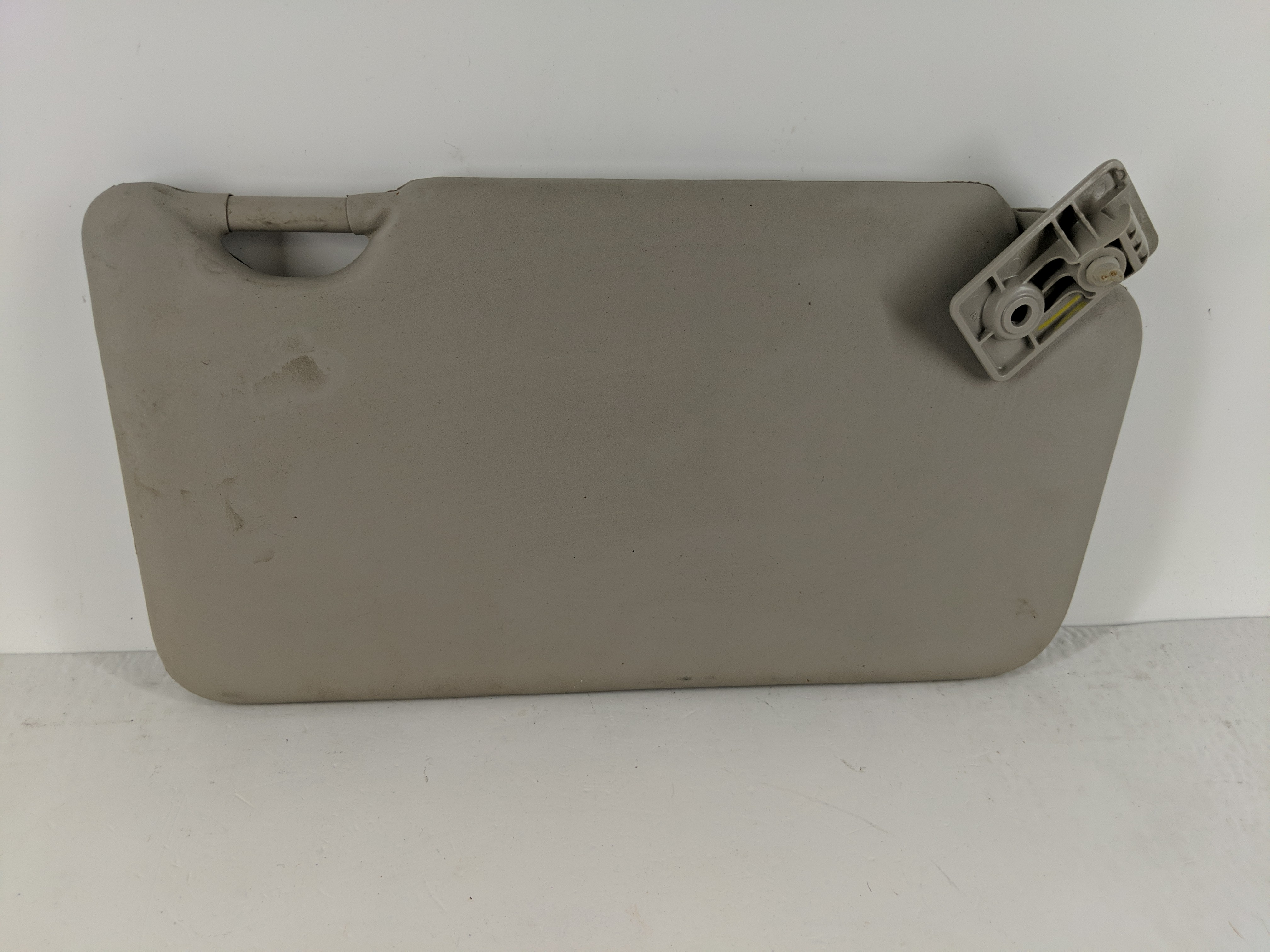 2013-2015 Nissan Versa Passenger Sun Visor Mirror Right Sunvisor Grey 1093174 - Oemusedautoparts1.com