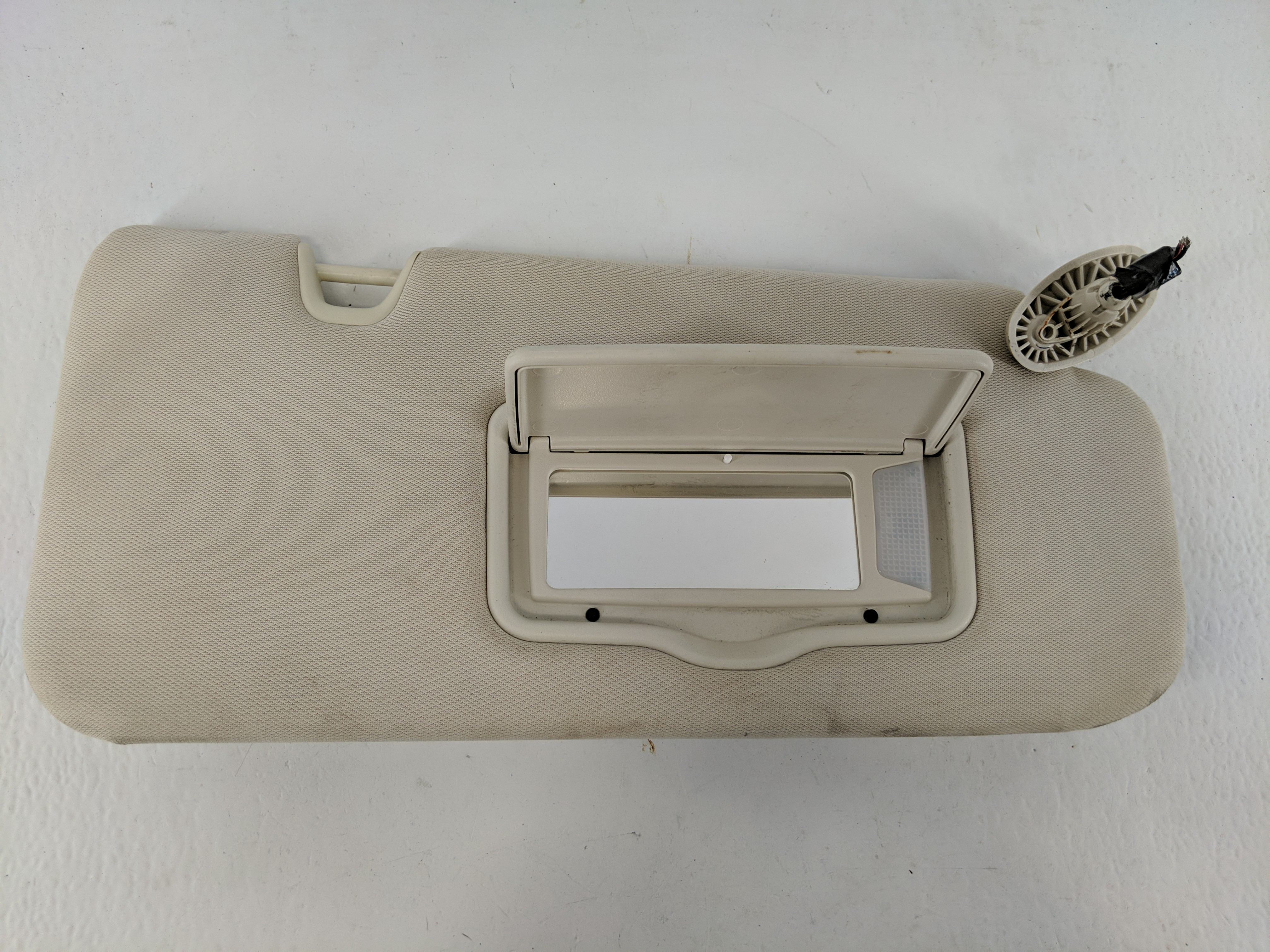2010-2012 Ford Escape Passenger Sun Visor Mirror Right Sunvisor 1093181 - Oemusedautoparts1.com