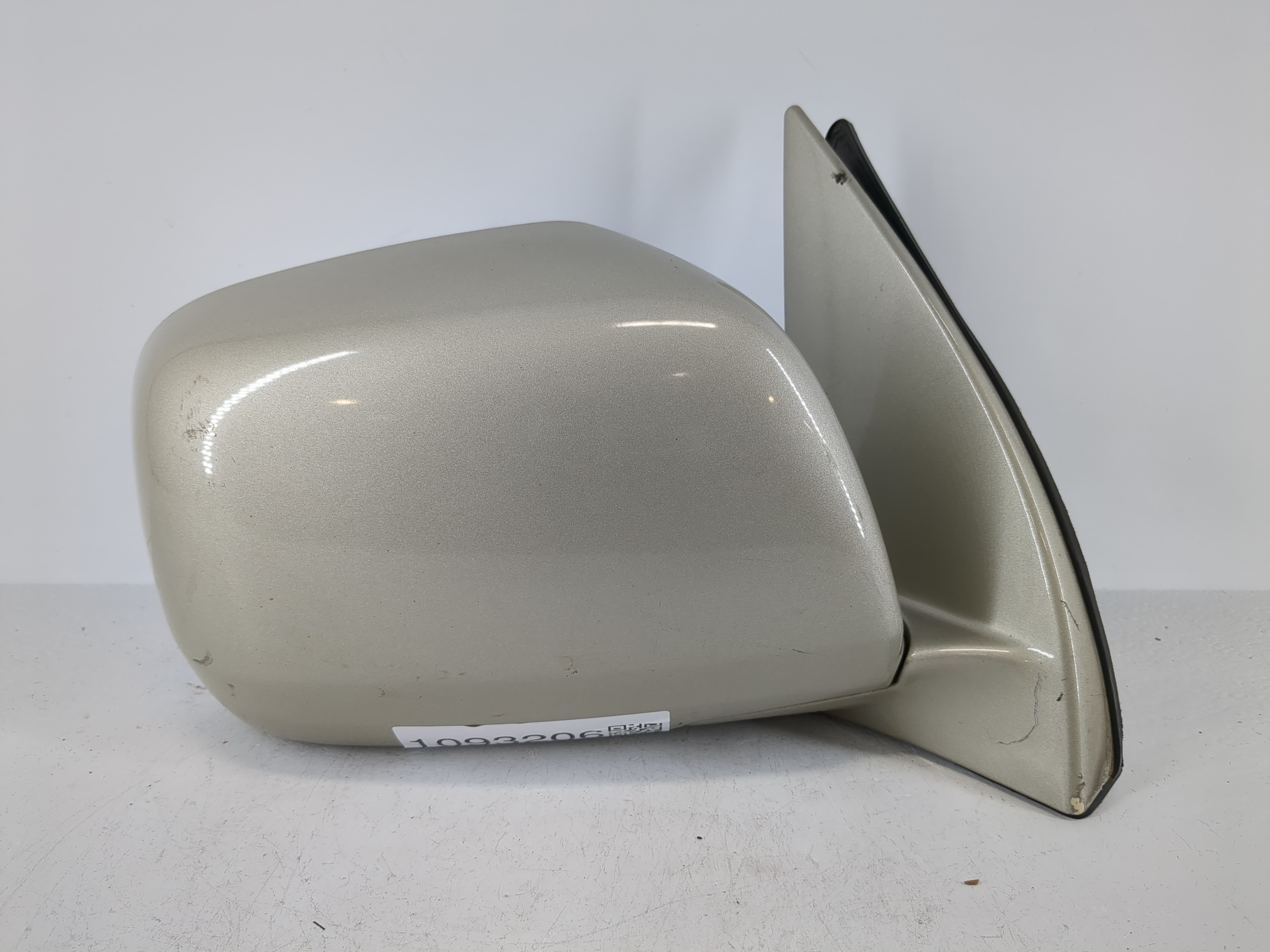 2001-2007 Toyota Highlander Passenger Right Side View Power Door Mirror 1093206 - Oemusedautoparts1.com