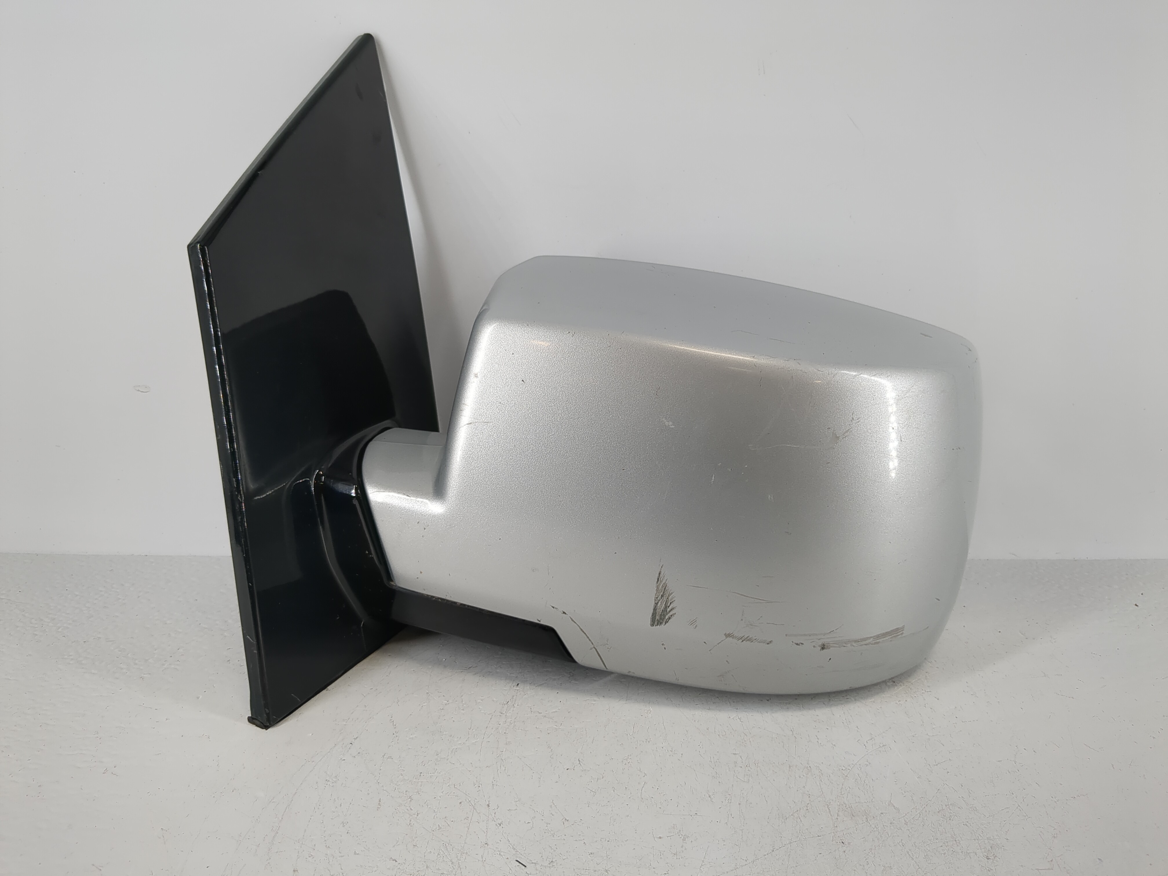 2008-2009 Nissan Quest Driver Left Side View Power Door Mirror Silver 1093207 - Oemusedautoparts1.com