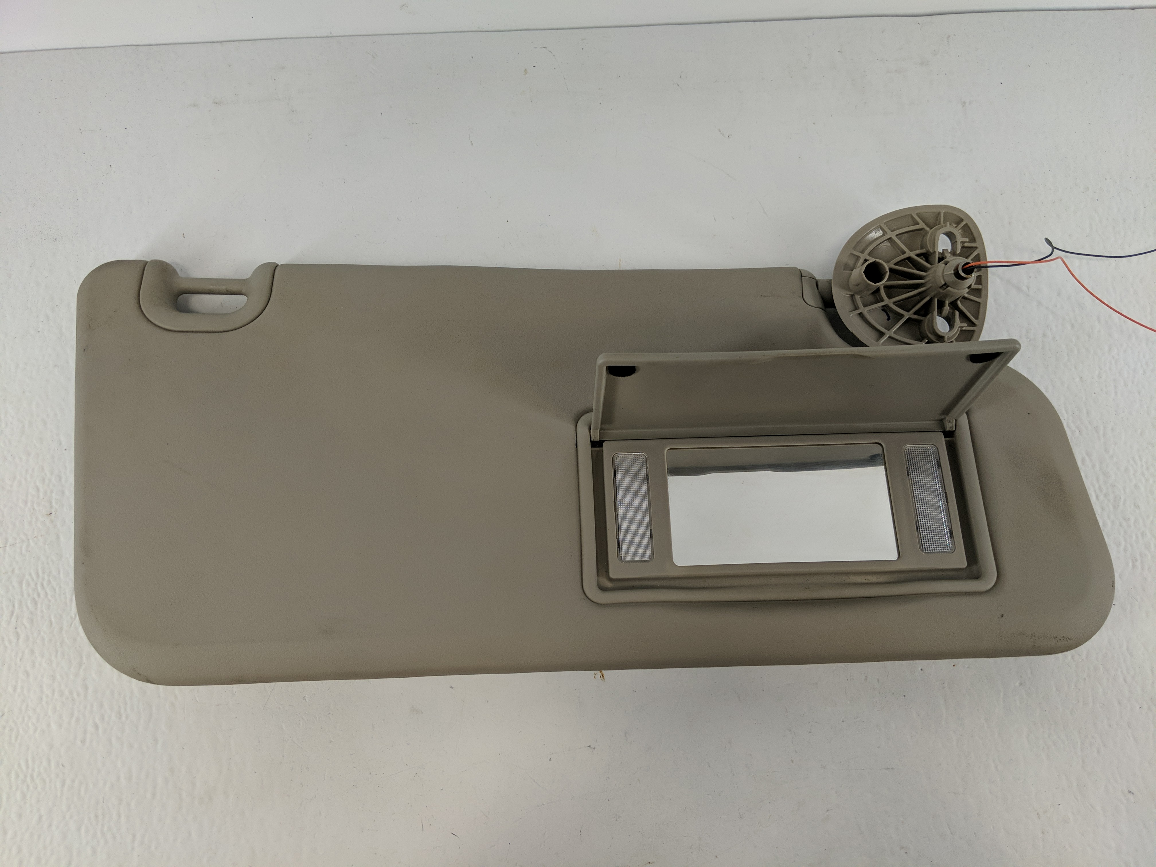 Dodge Ram 1500 Passenger Sun Visor Mirror Right Sunvisor Dark Grey 1093211 - Oemusedautoparts1.com