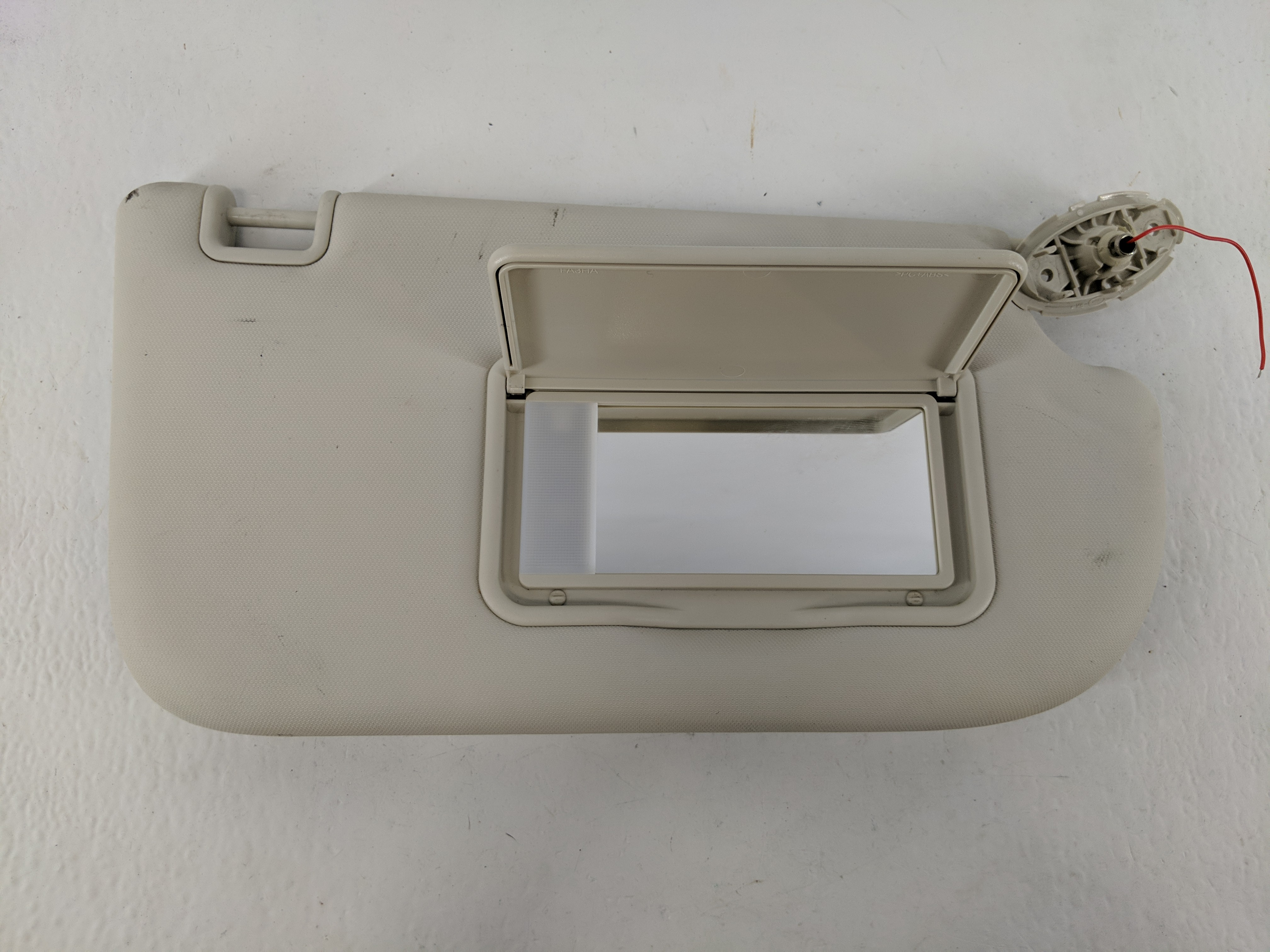 2013-2019 Ford Escape Passenger Sun Visor Mirror Right Sunvisor 1093214 - Oemusedautoparts1.com