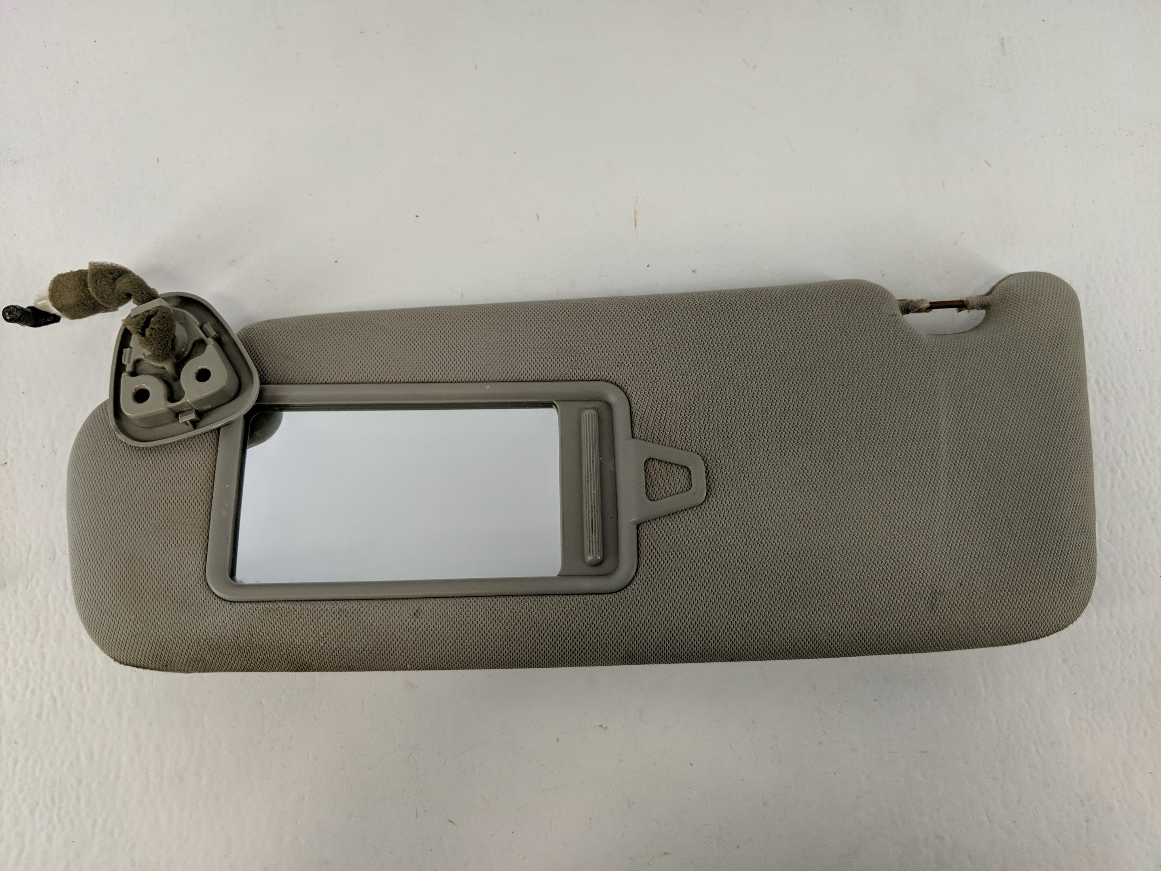 2013-2019 Ford Escape Passenger Sun Visor Mirror Right Sunvisor Grey 1093215 - Oemusedautoparts1.com