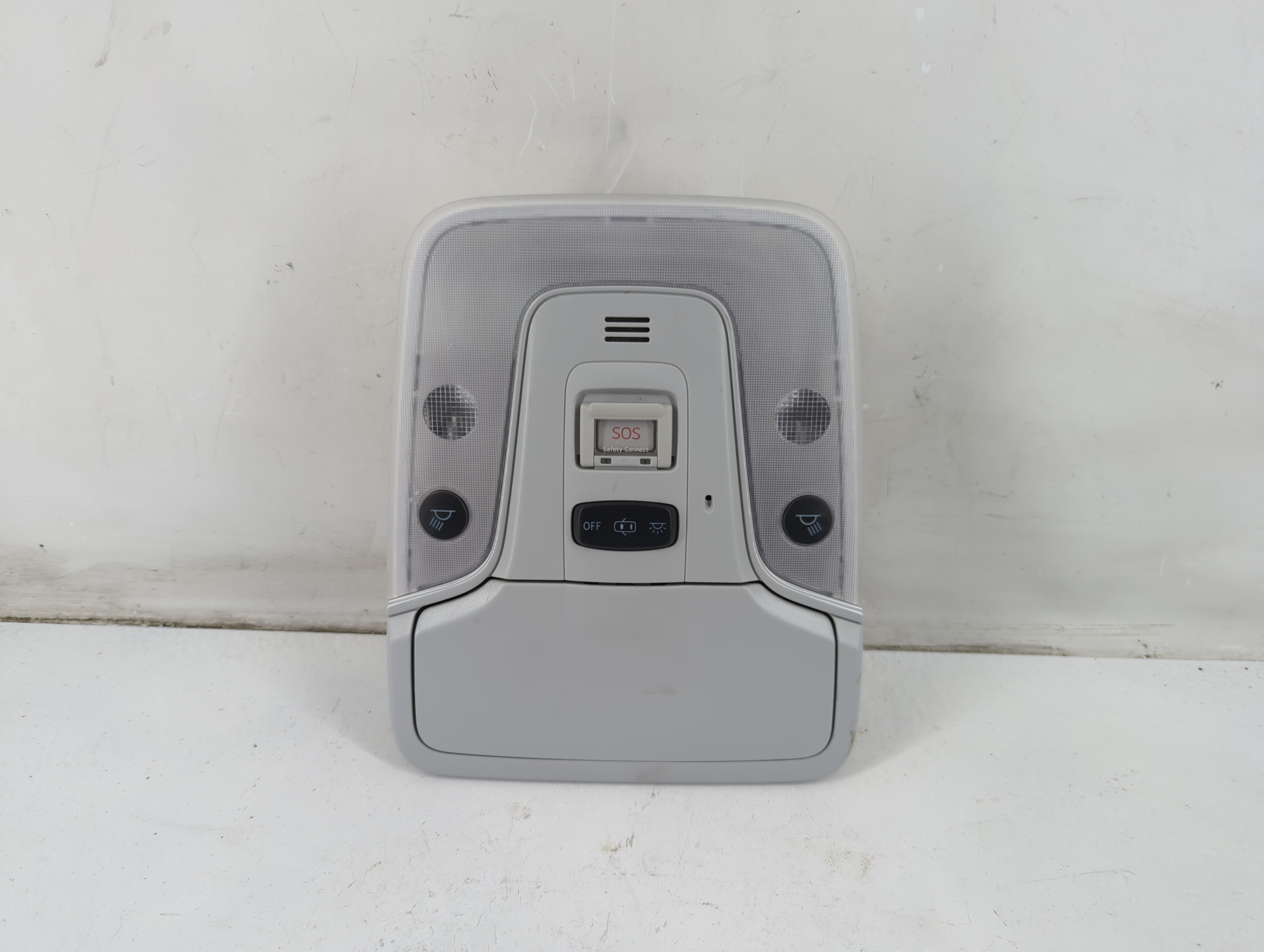 2016 Toyota Prius Overhead Roof Console 1093219 - Oemusedautoparts1.com