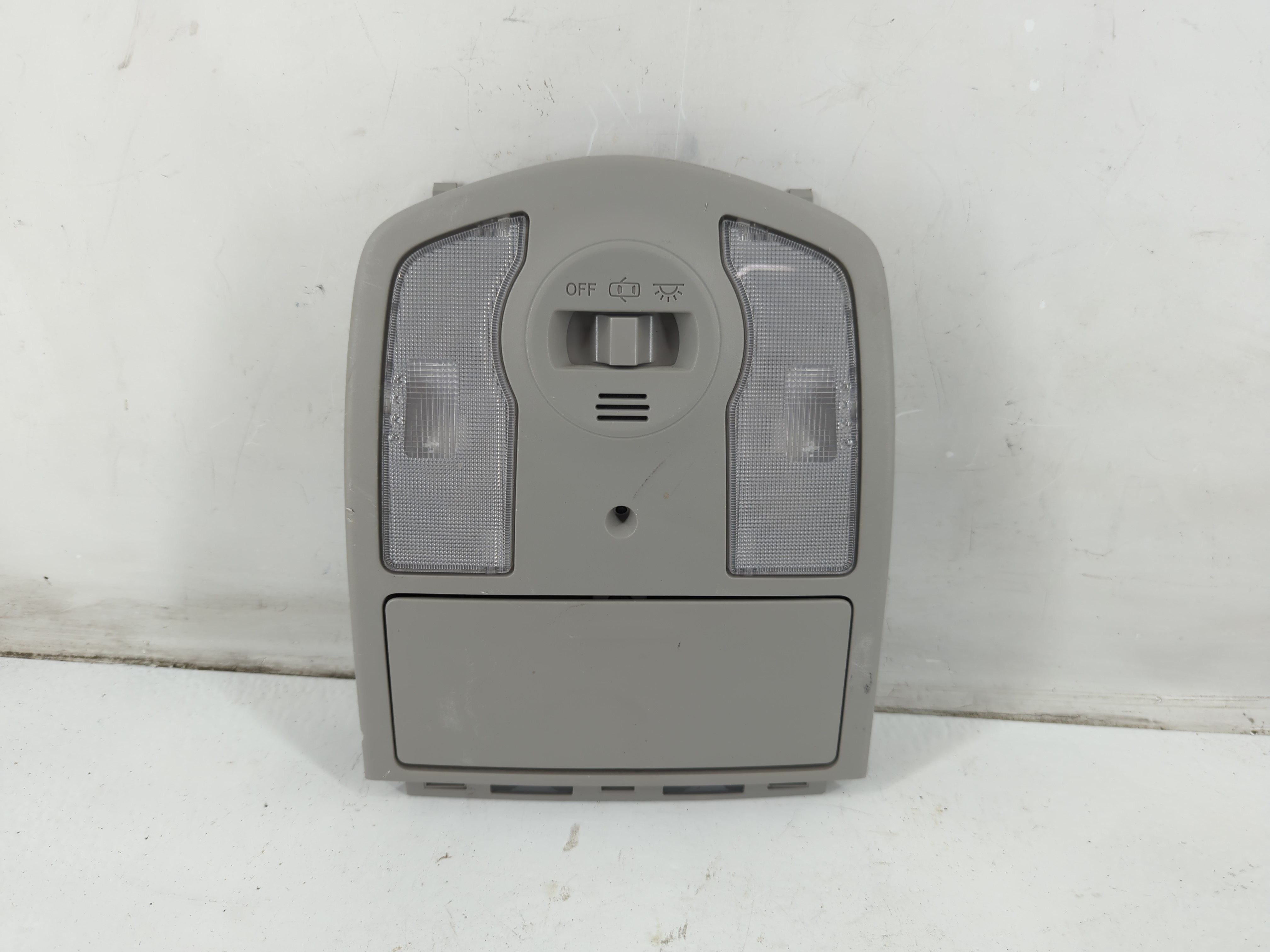 2011 Toyota Prius Overhead Roof Console 1093221 - Oemusedautoparts1.com