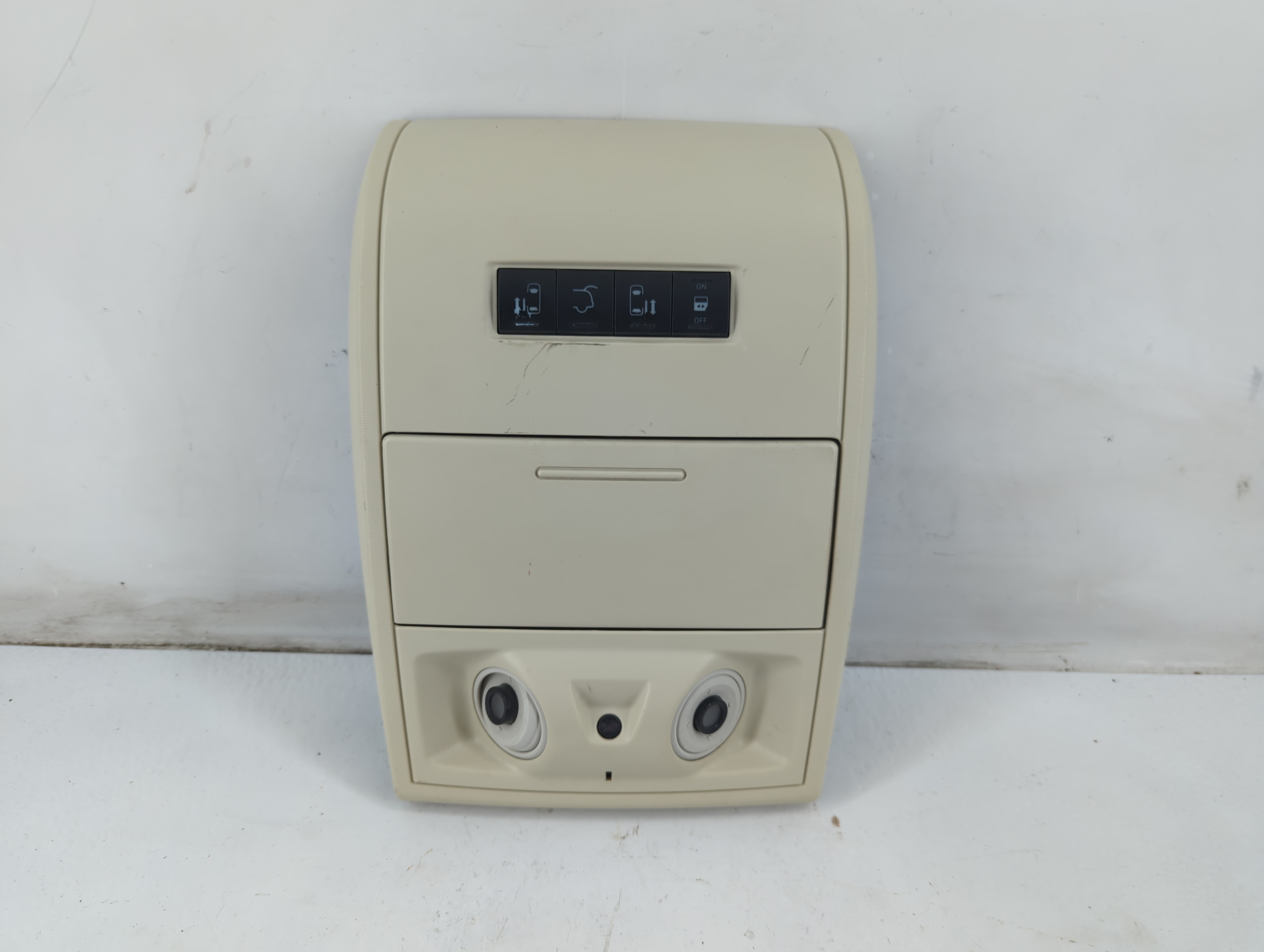 2009 Chrysler Town & Country Overhead Roof Console 1093241 - Oemusedautoparts1.com