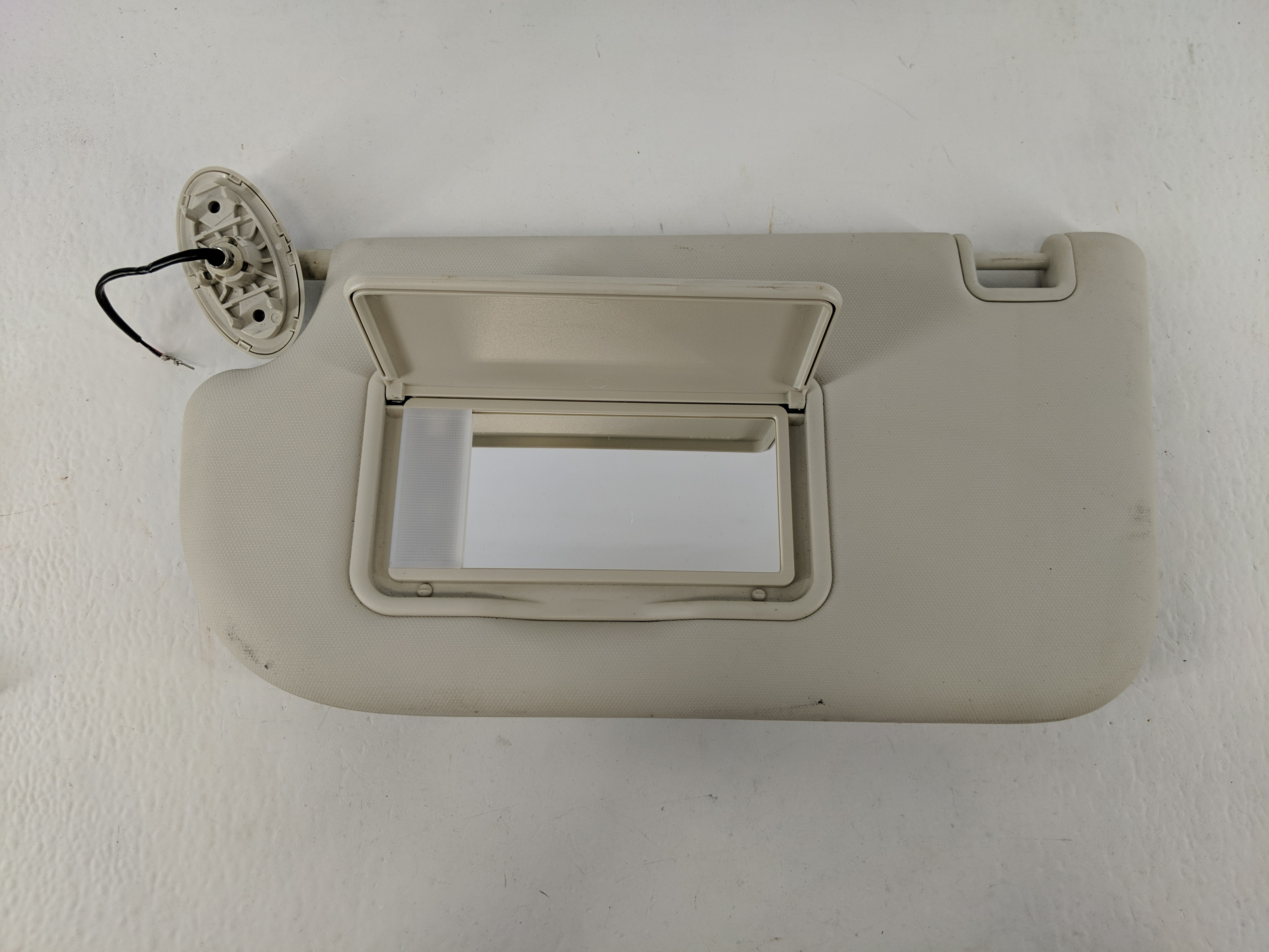 2013-2019 Ford Escape Driver Sun Visor Mirror Left Sunvisor Ivory 1093242 - Oemusedautoparts1.com
