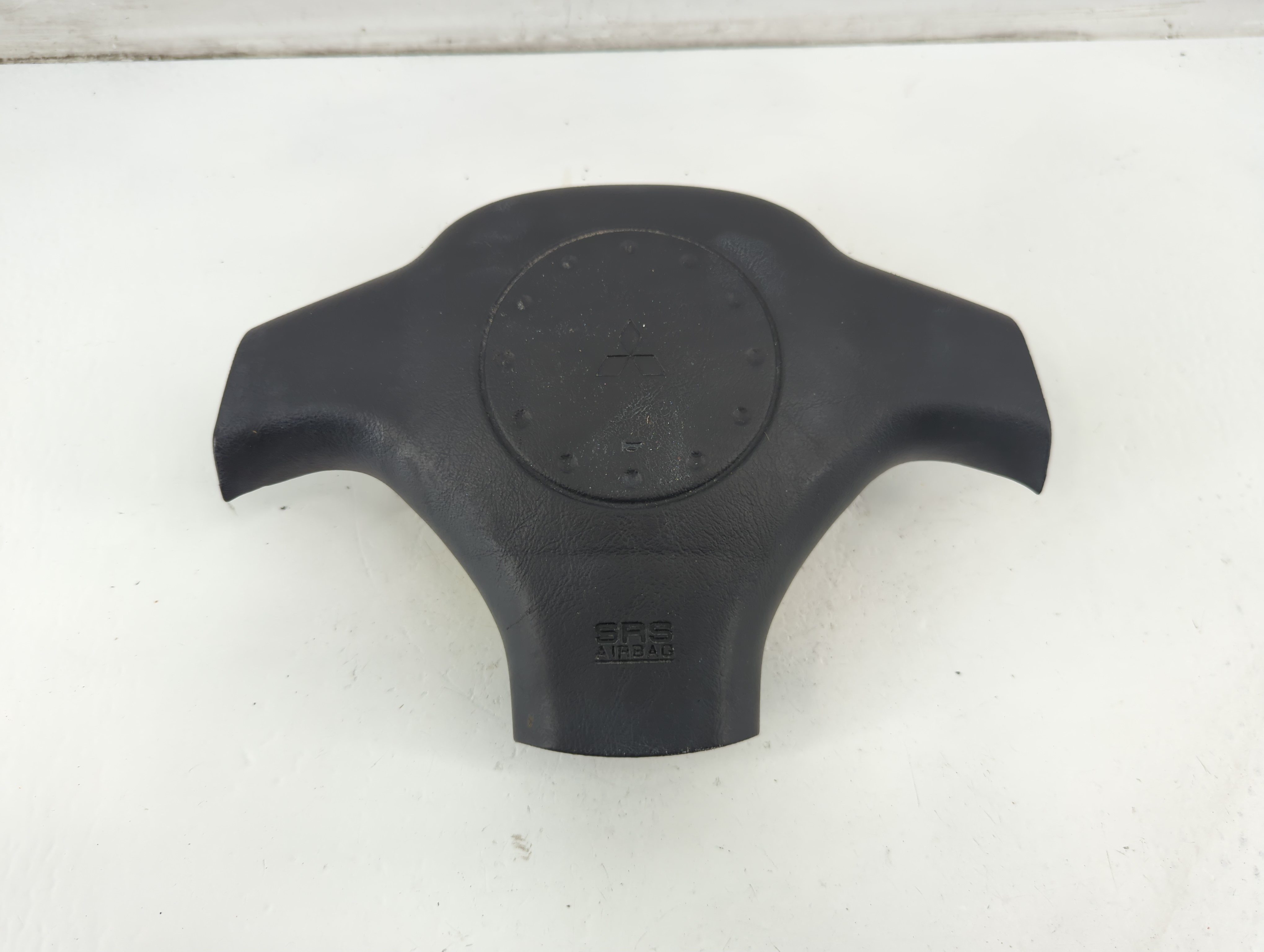 2000-2005 Mitsubishi Eclipse Air Bag Driver Left Steering Wheel Mounted 1093268 - Oemusedautoparts1.com