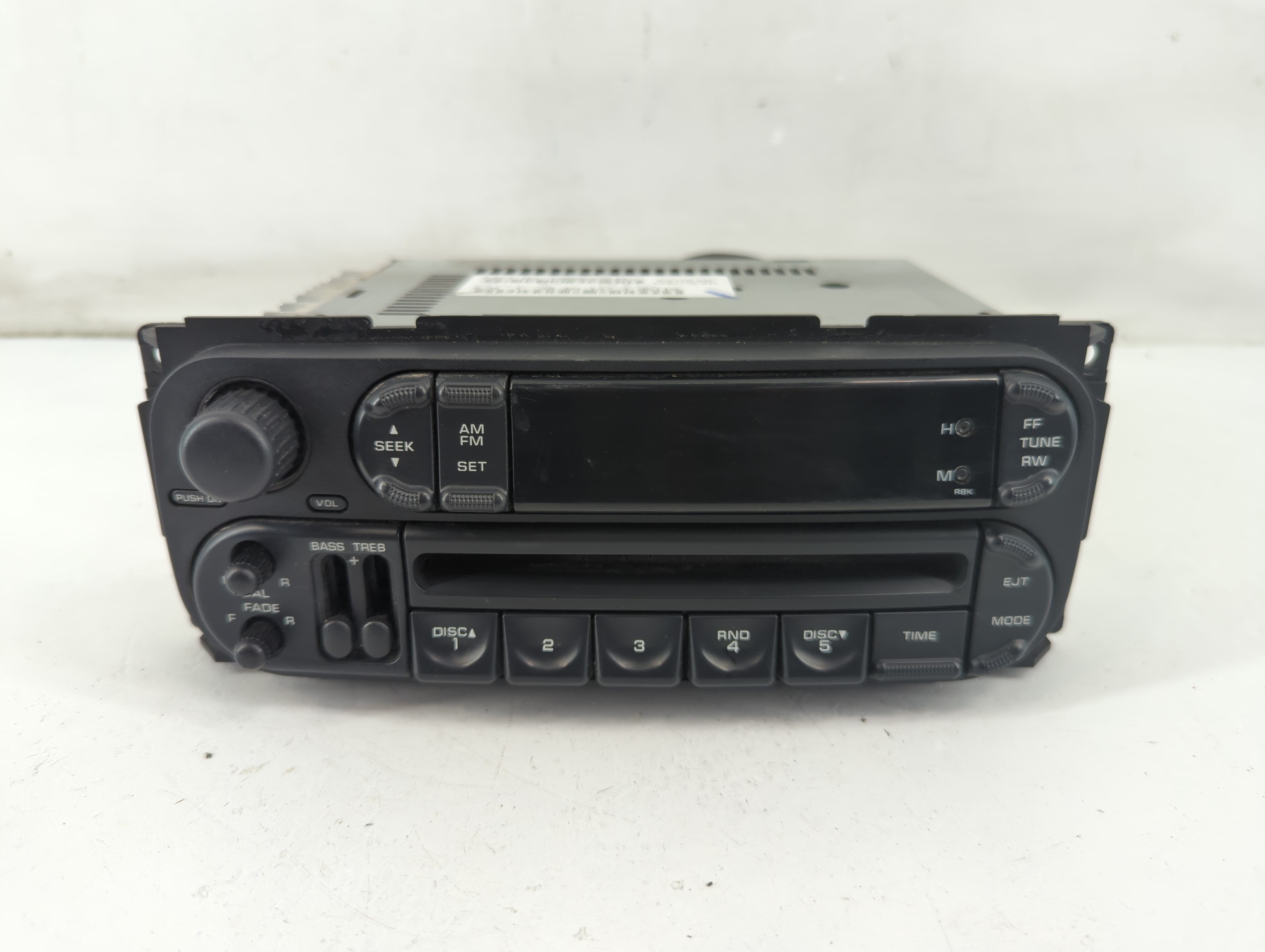 2002-2005 Chrysler Pt Cruiser Am Fm Cd Player Radio Receiver 1093270 - Oemusedautoparts1.com
